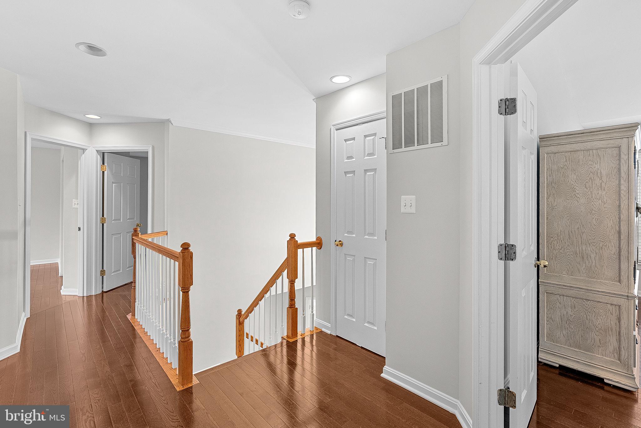 BROADLANDS - Residential