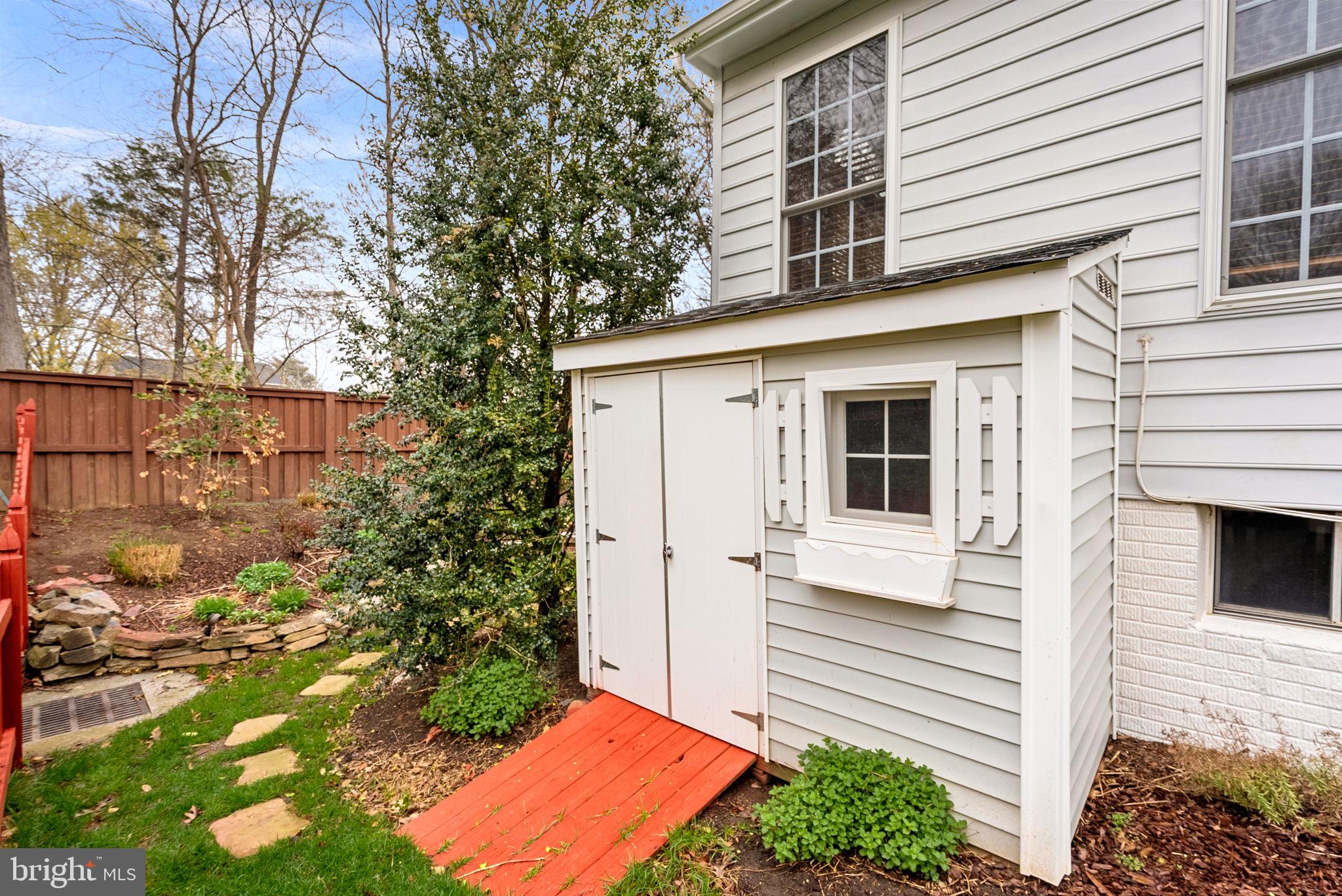 BROADLANDS - Residential