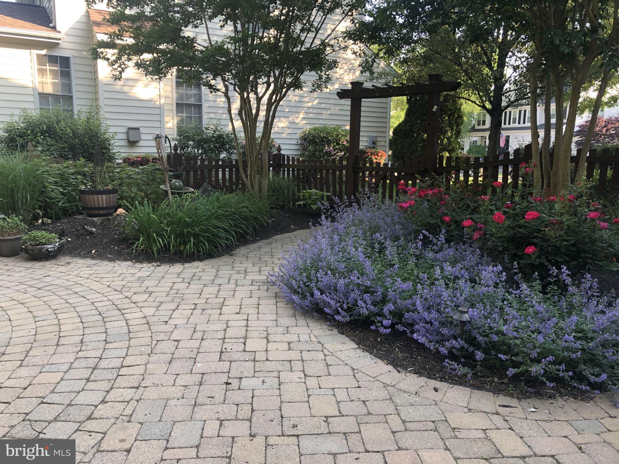 BROADLANDS - Residential