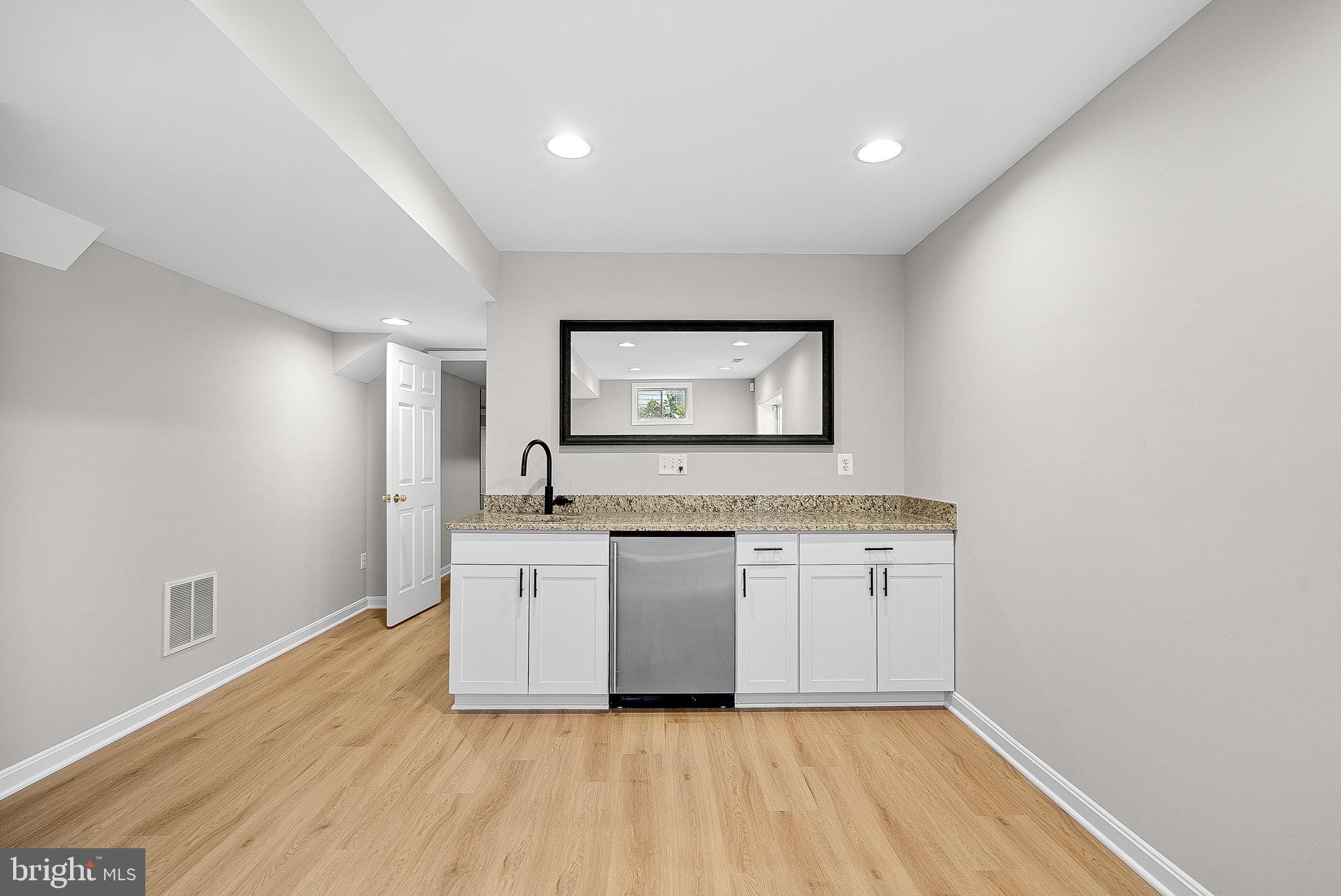 BROADLANDS - Residential