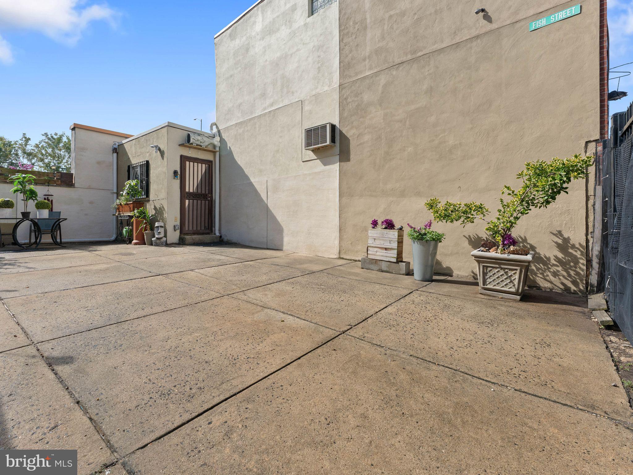 314 E WILDEY STREET