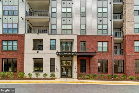 104 Saint Ives Place Unit 409, Oxon Hill, MD MLS: MDPG2147792