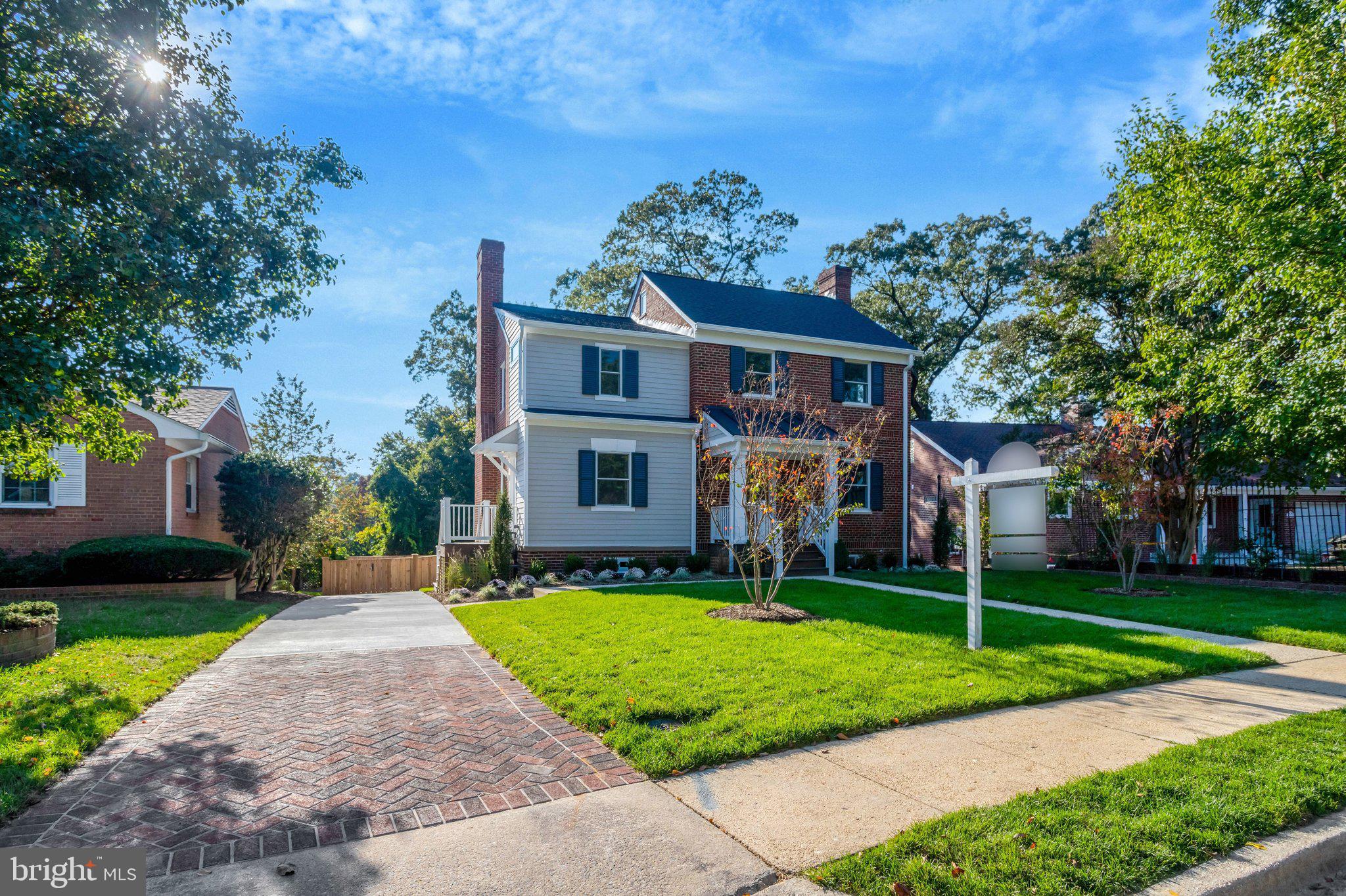 806 FONTAINE STREET