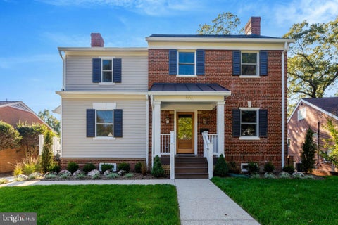 Photo of 806 Fontaine Street, ALEXANDRIA, VA 22302 (MLS # VAAX2066470)