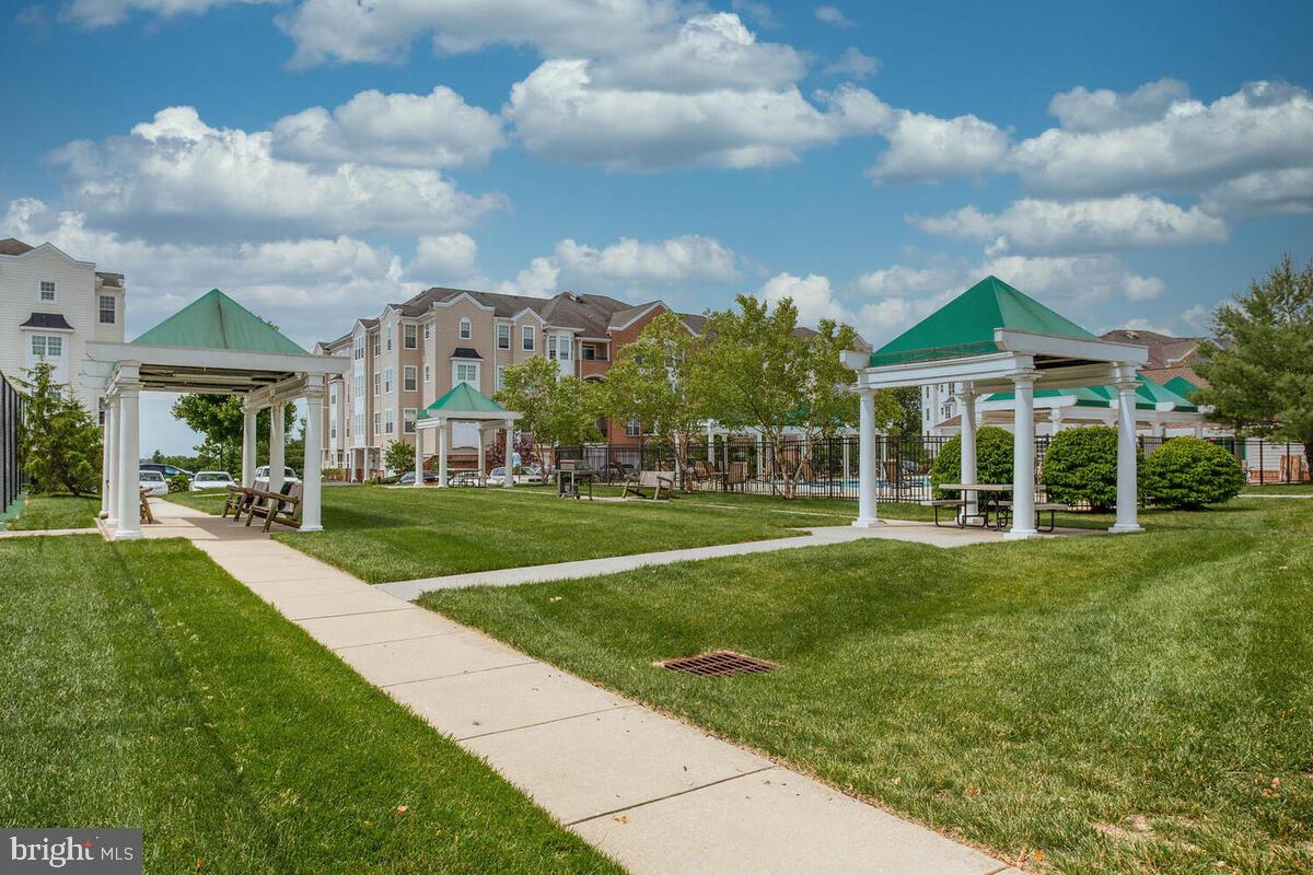 GATHERINGS AT LYNDWOOD - Residential