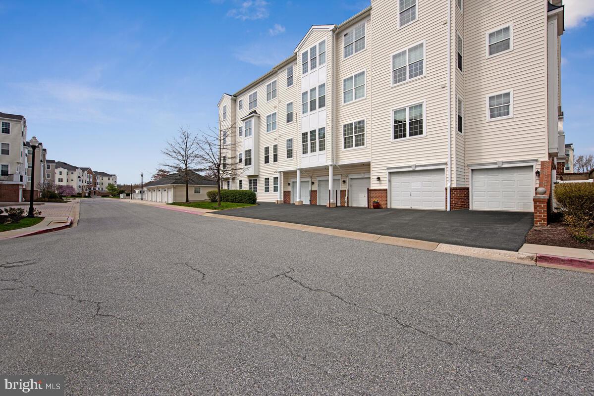 GATHERINGS AT LYNDWOOD - Residential