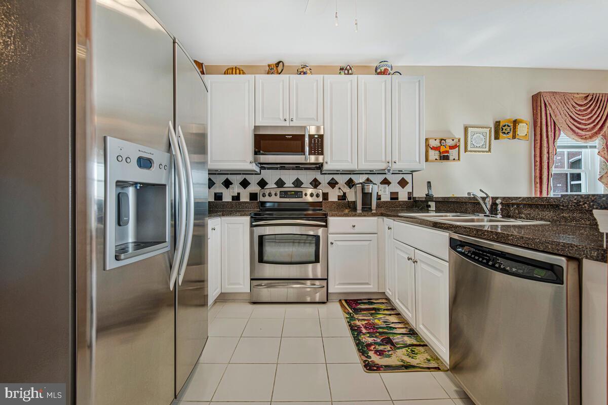 GATHERINGS AT LYNDWOOD - Residential