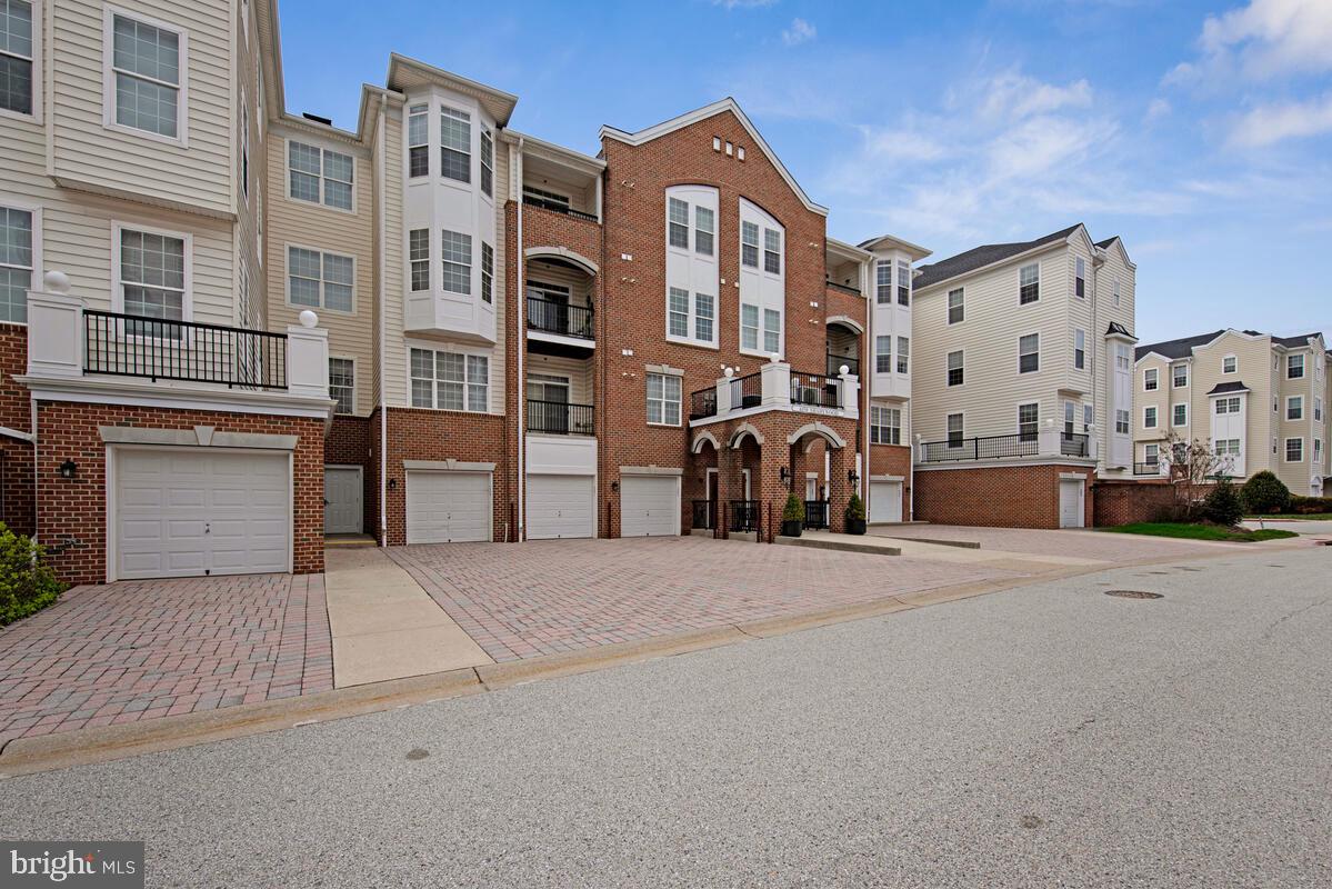 GATHERINGS AT LYNDWOOD - Residential