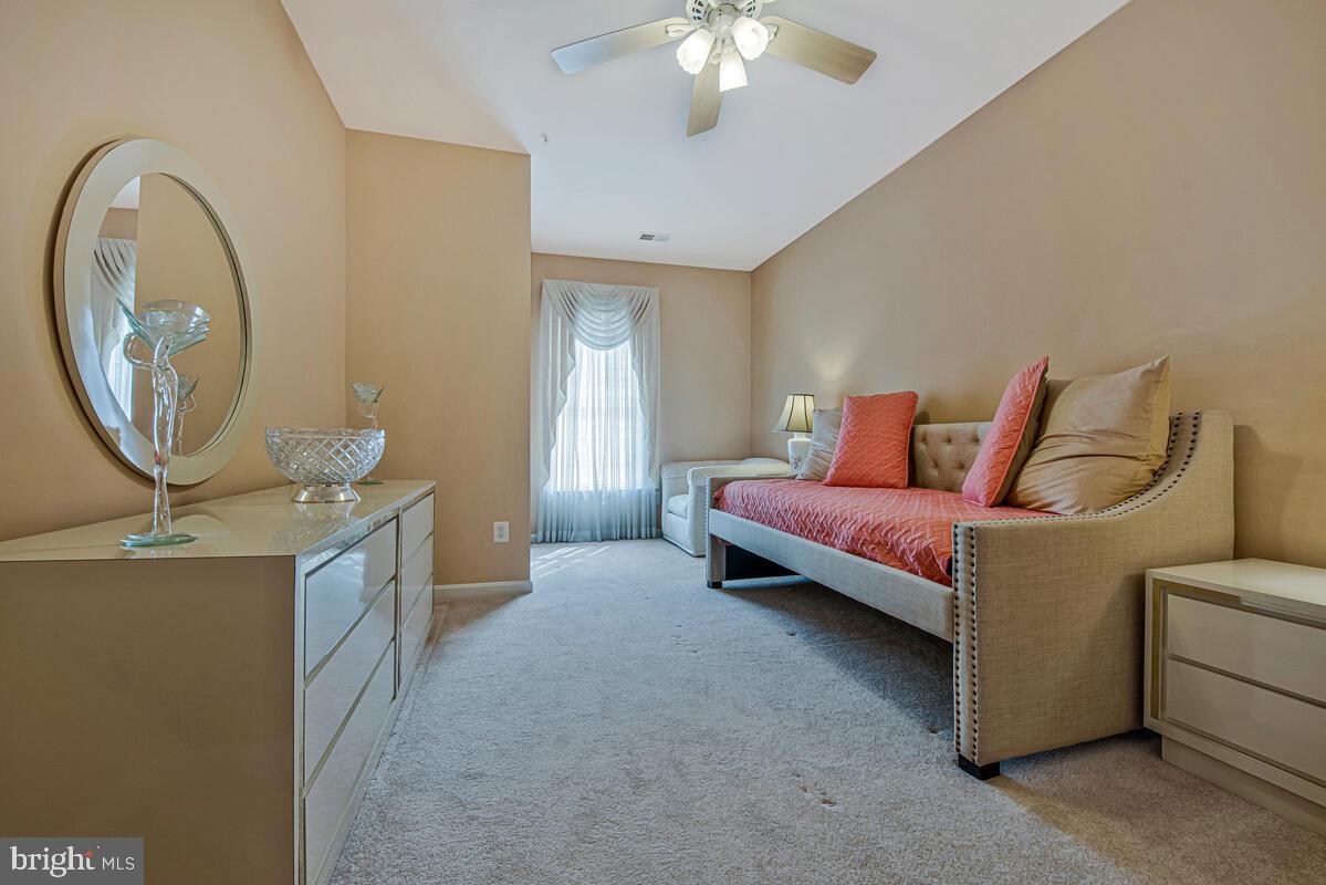 GATHERINGS AT LYNDWOOD - Residential