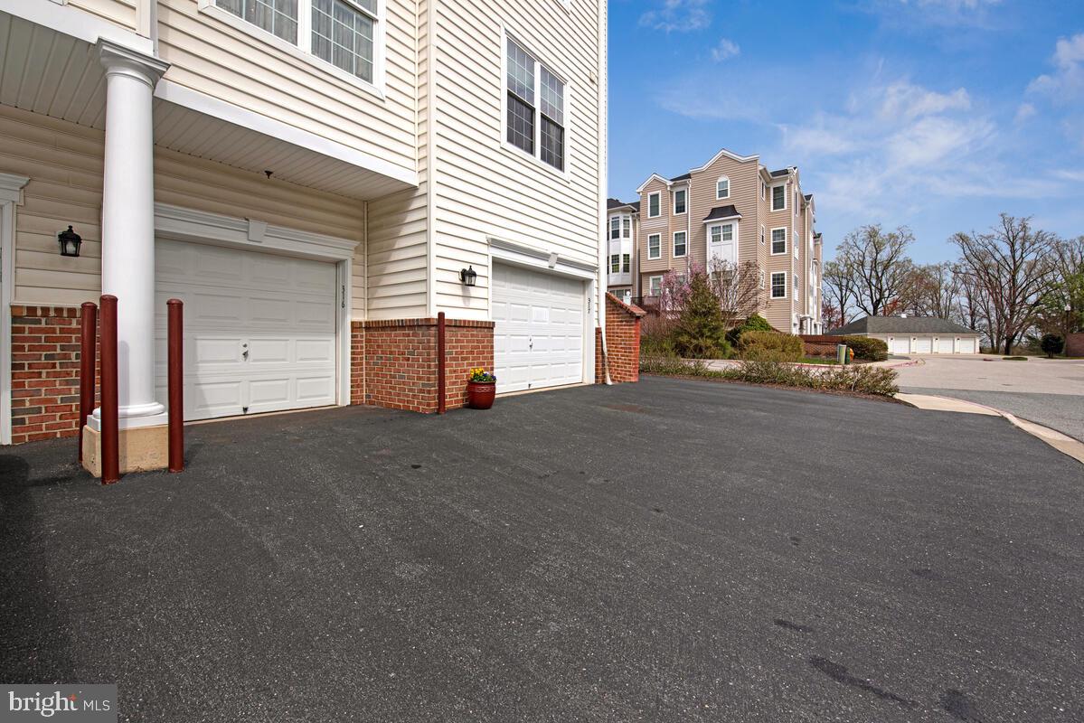 GATHERINGS AT LYNDWOOD - Residential