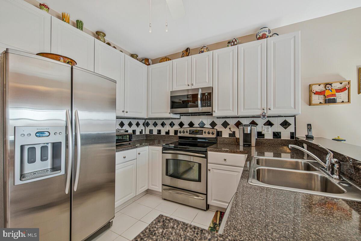 GATHERINGS AT LYNDWOOD - Residential