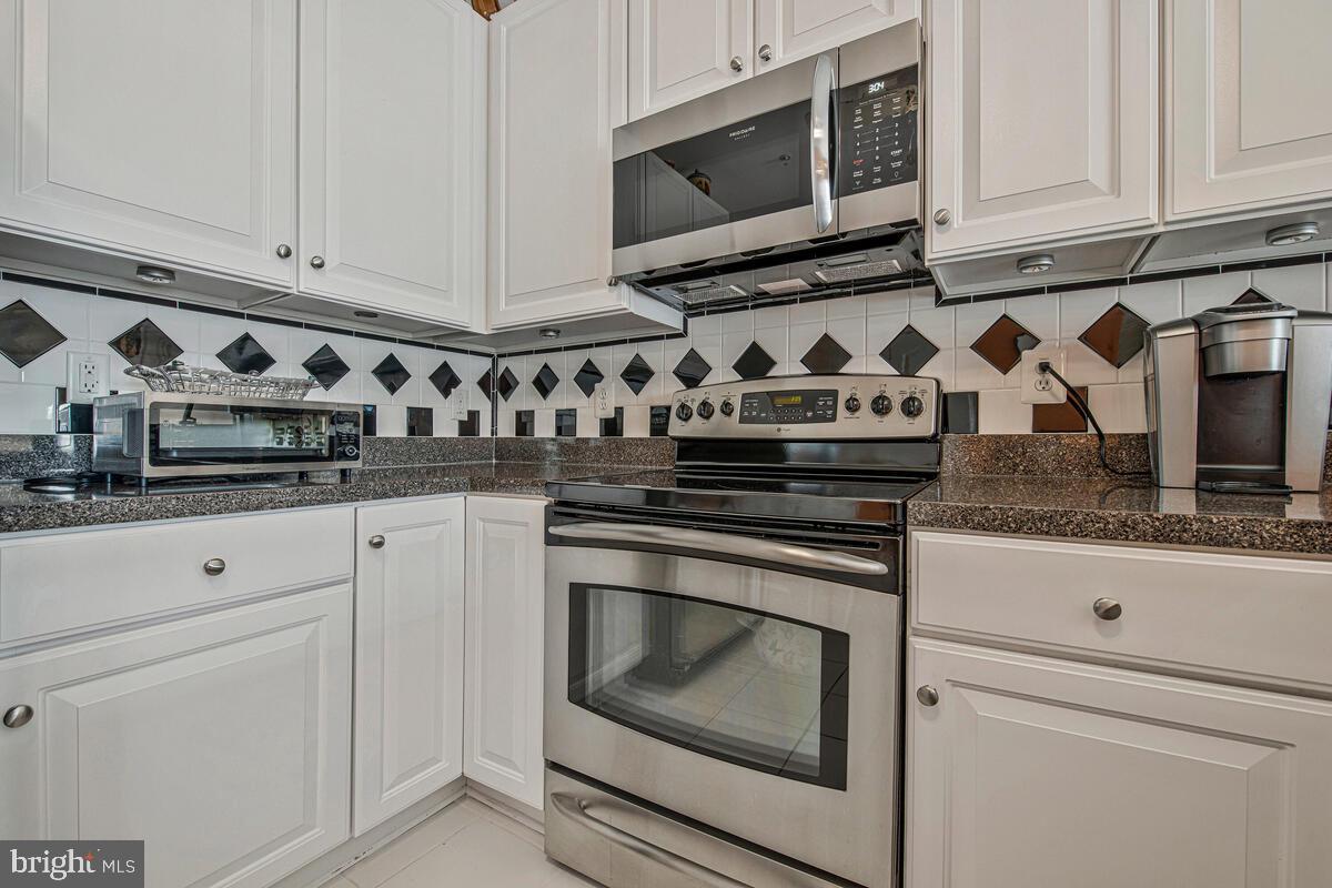 GATHERINGS AT LYNDWOOD - Residential