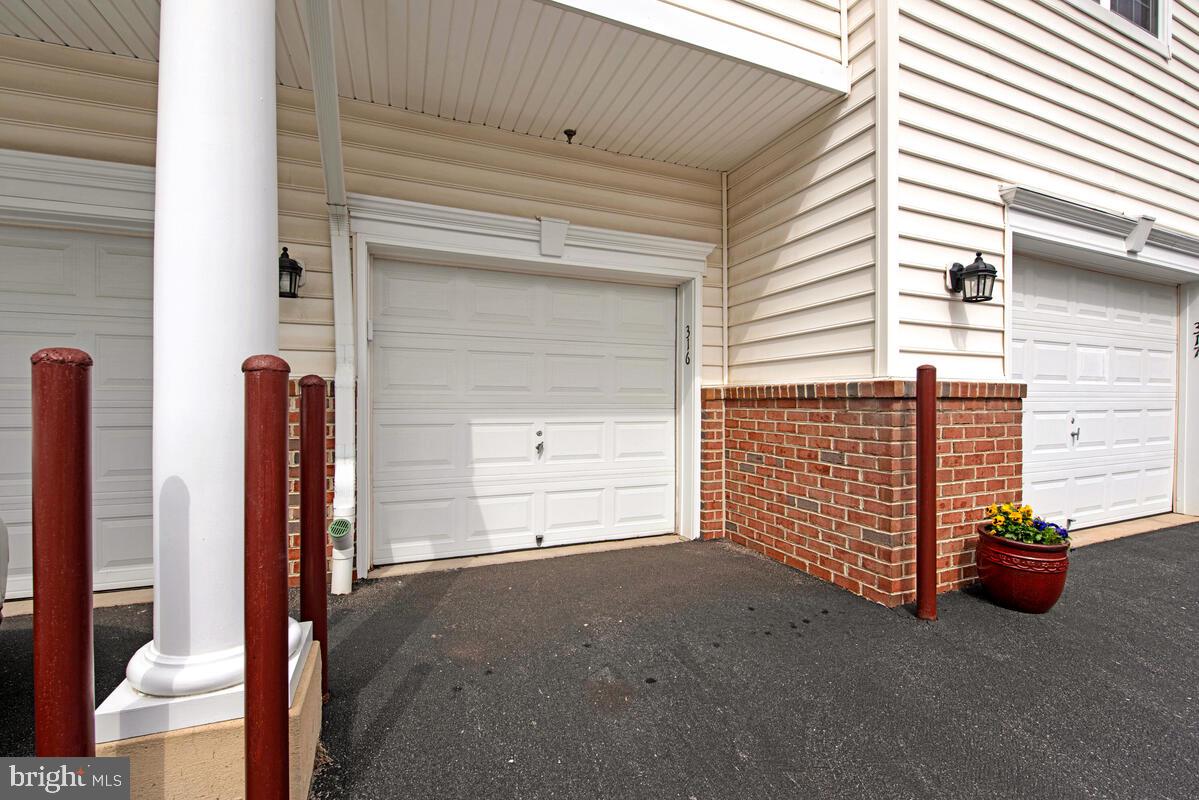 GATHERINGS AT LYNDWOOD - Residential