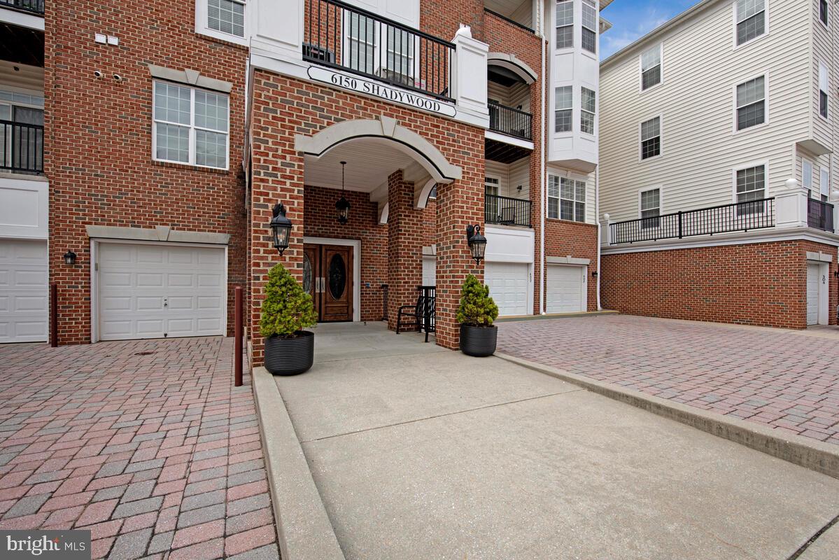 GATHERINGS AT LYNDWOOD - Residential