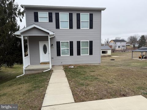 239 W BROAD STREET ELIZABETHVILLE PA 17023