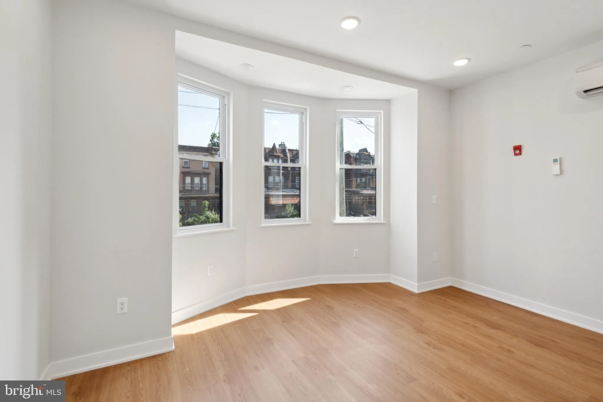 Philadelphia, Pennsylvania 19104, United States, 1 Bedroom Bedrooms, ,1 BathroomBathrooms,Residential,Pending,27263