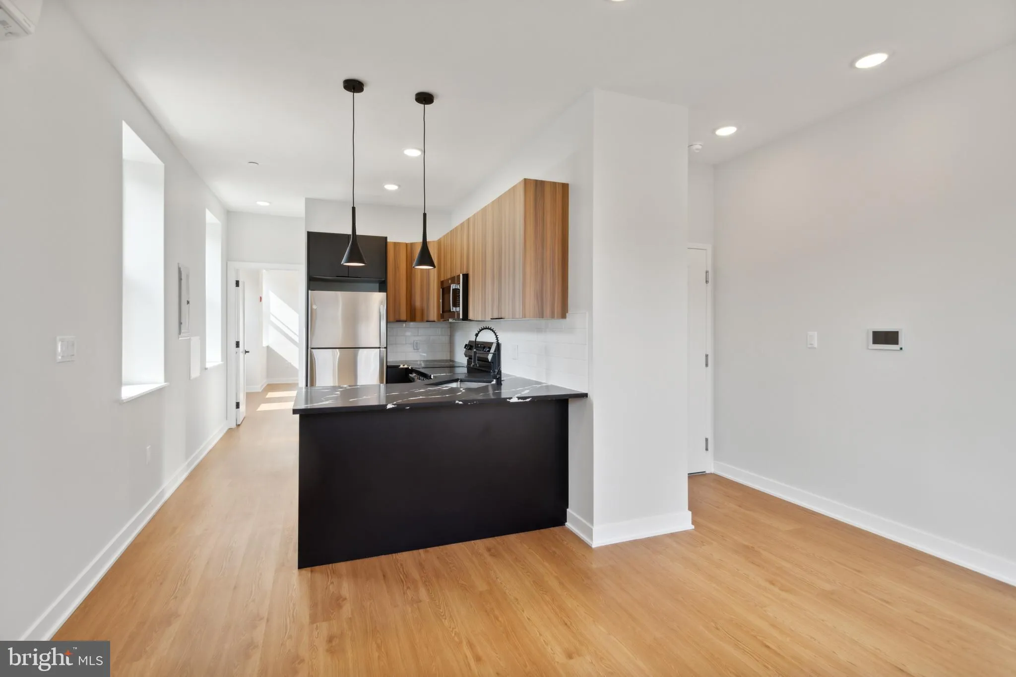 Philadelphia, Pennsylvania 19104, United States, 1 Bedroom Bedrooms, ,1 BathroomBathrooms,Residential,Pending,27263