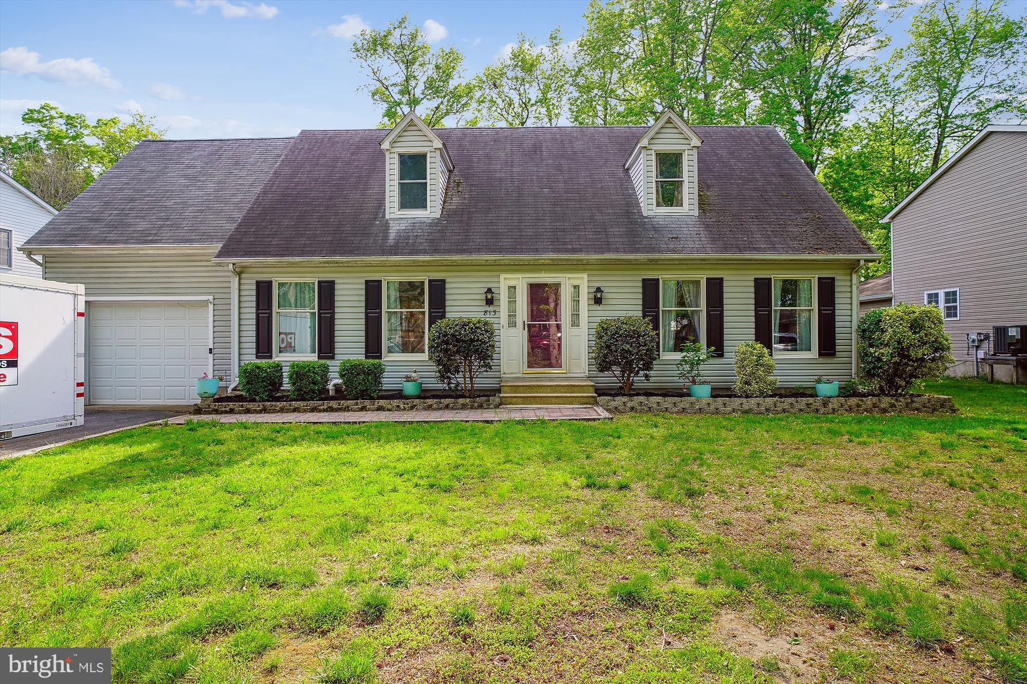 813 PETINOT PLACE