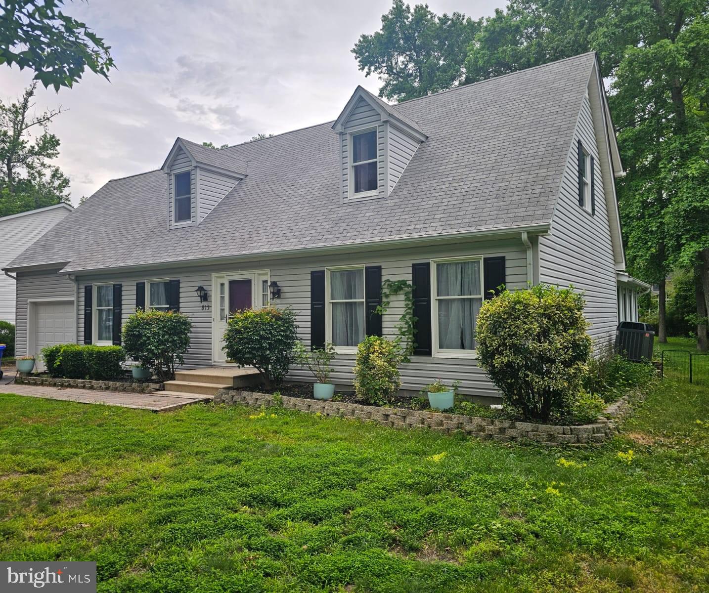 813 PETINOT PLACE