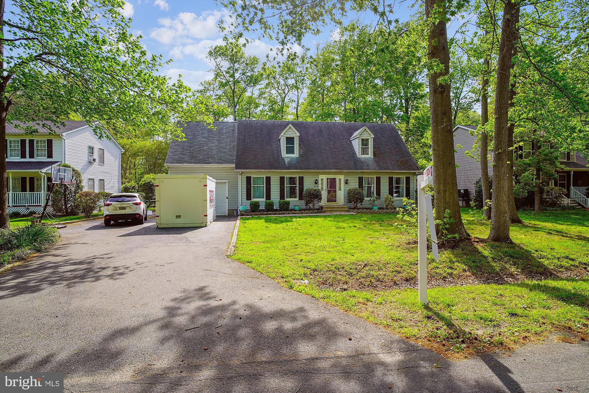 813 PETINOT PLACE