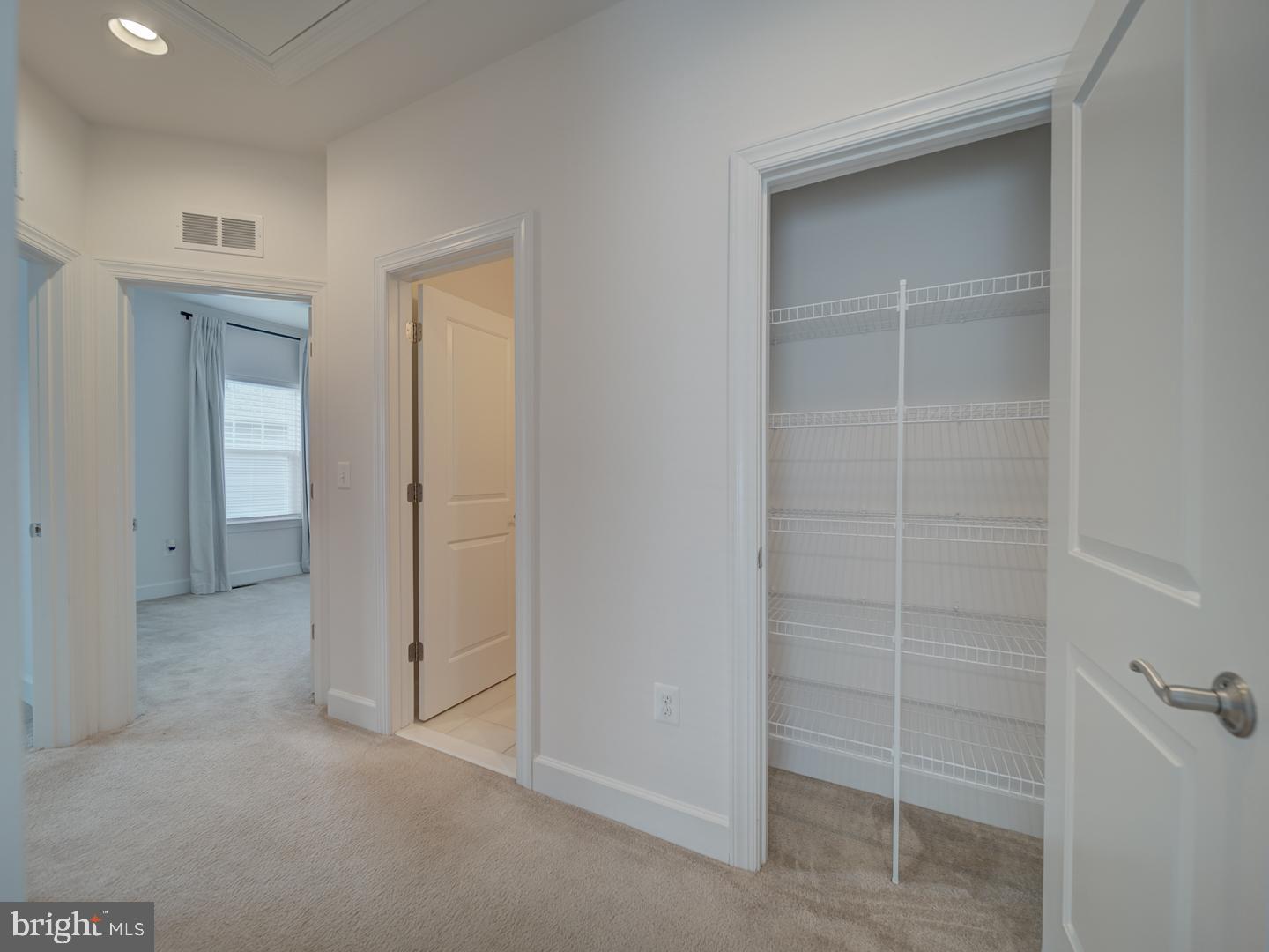 BRADLEY SQUARE - Residential