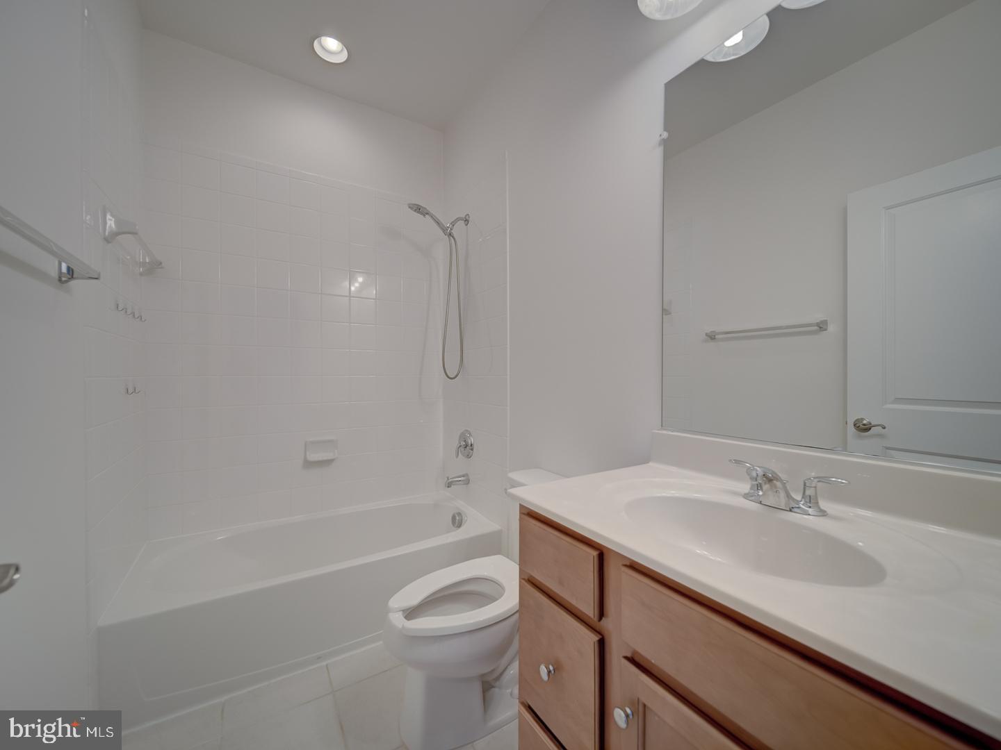 BRADLEY SQUARE - Residential