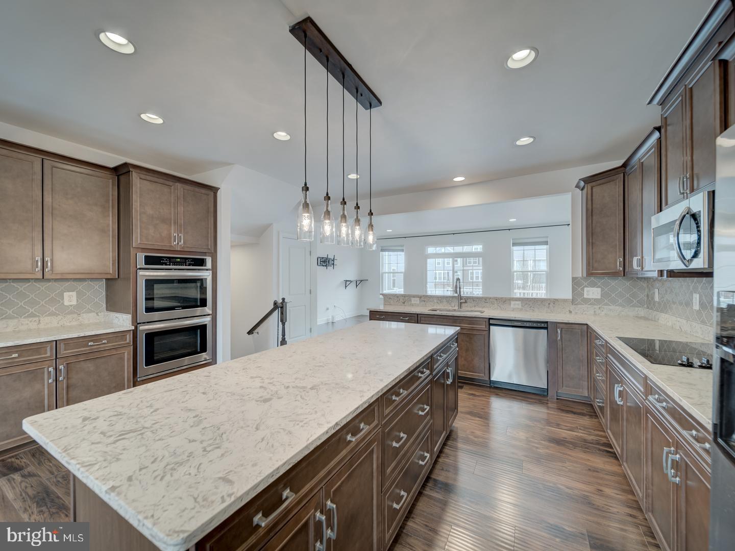 BRADLEY SQUARE - Residential