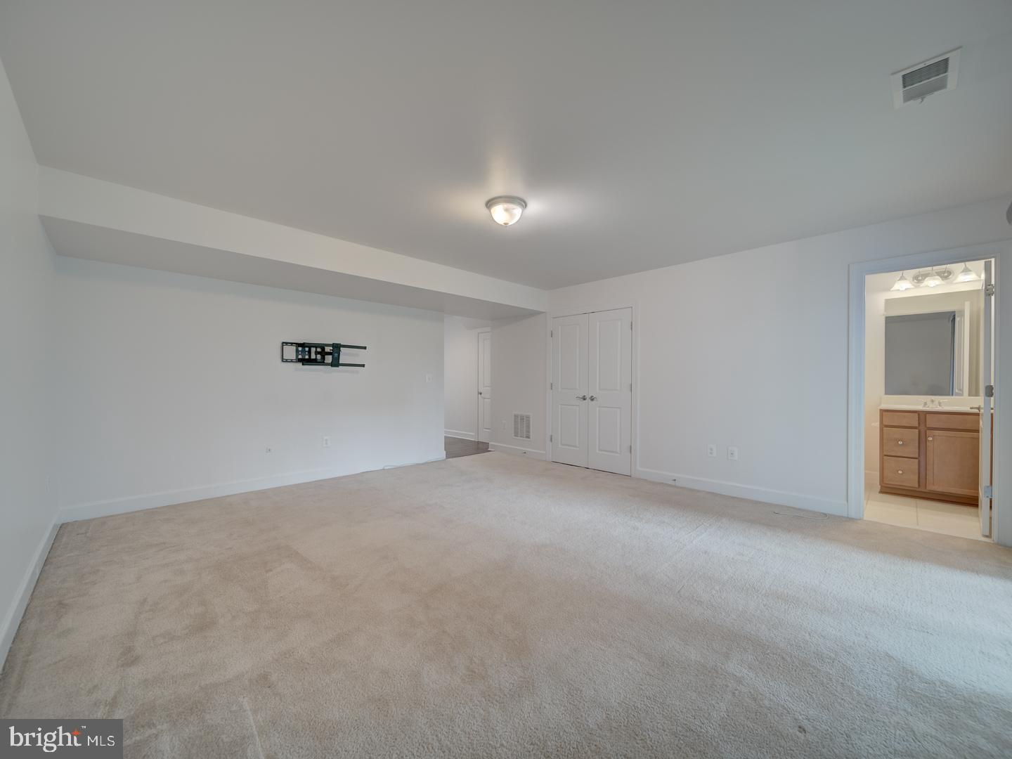 BRADLEY SQUARE - Residential