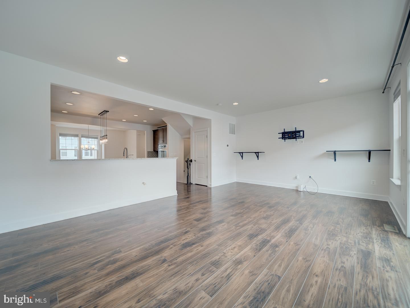 BRADLEY SQUARE - Residential