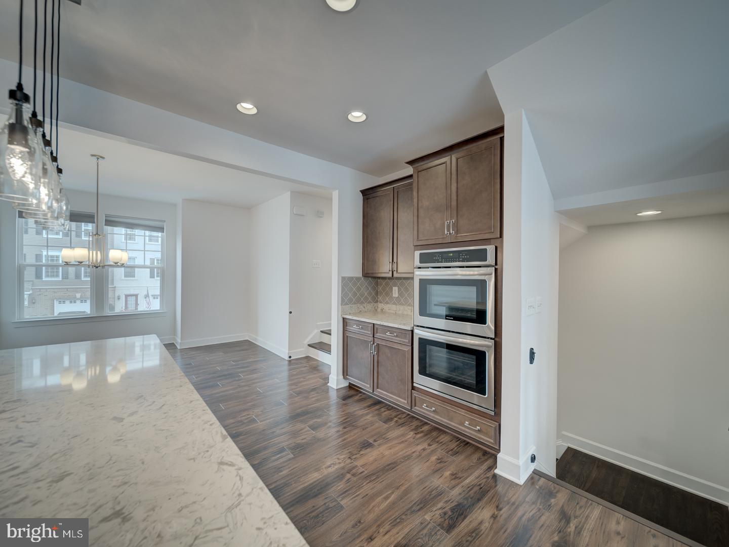 BRADLEY SQUARE - Residential