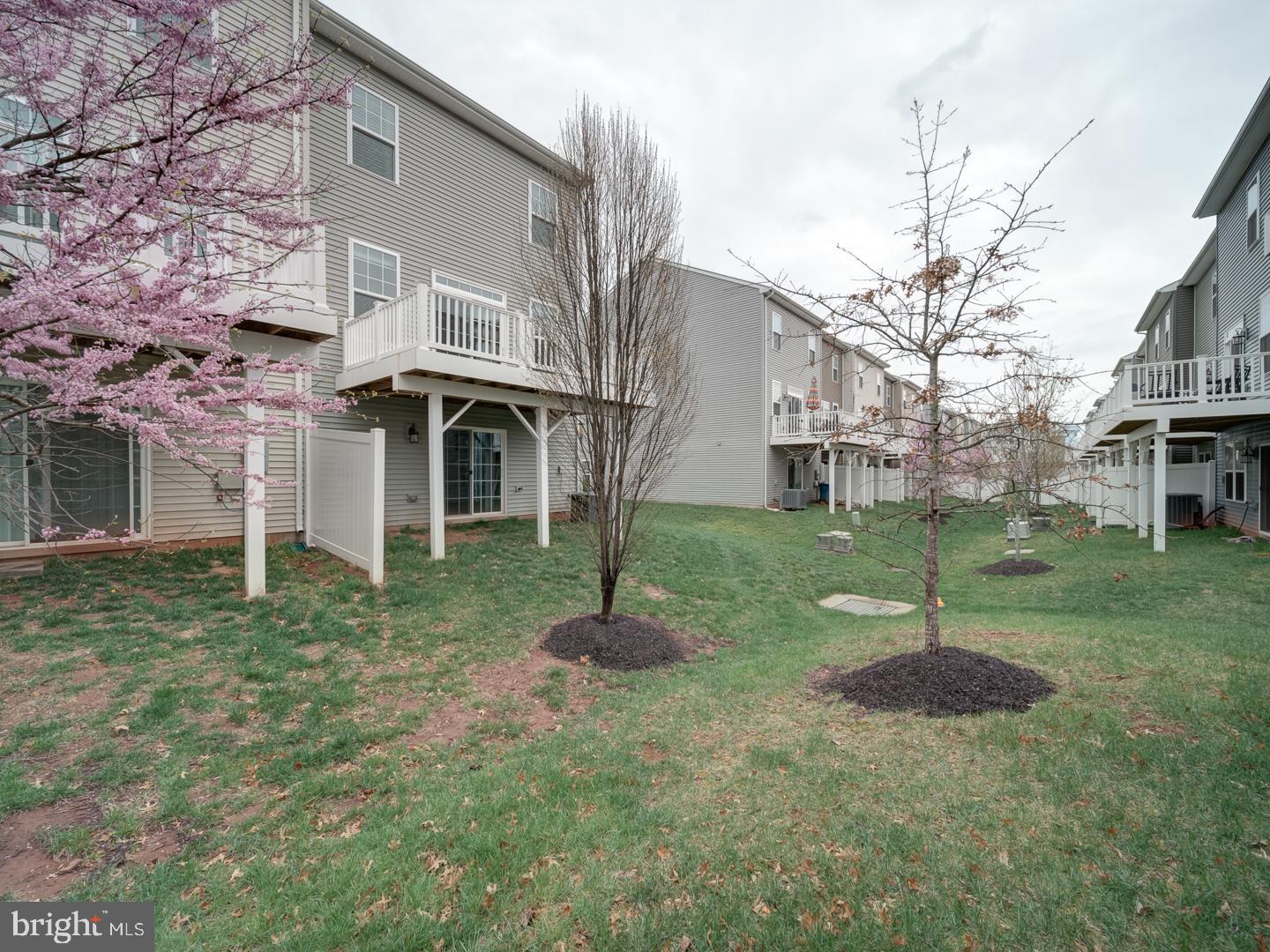 BRADLEY SQUARE - Residential