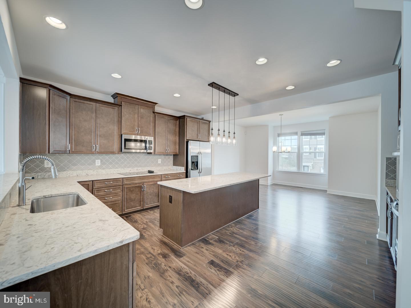 BRADLEY SQUARE - Residential