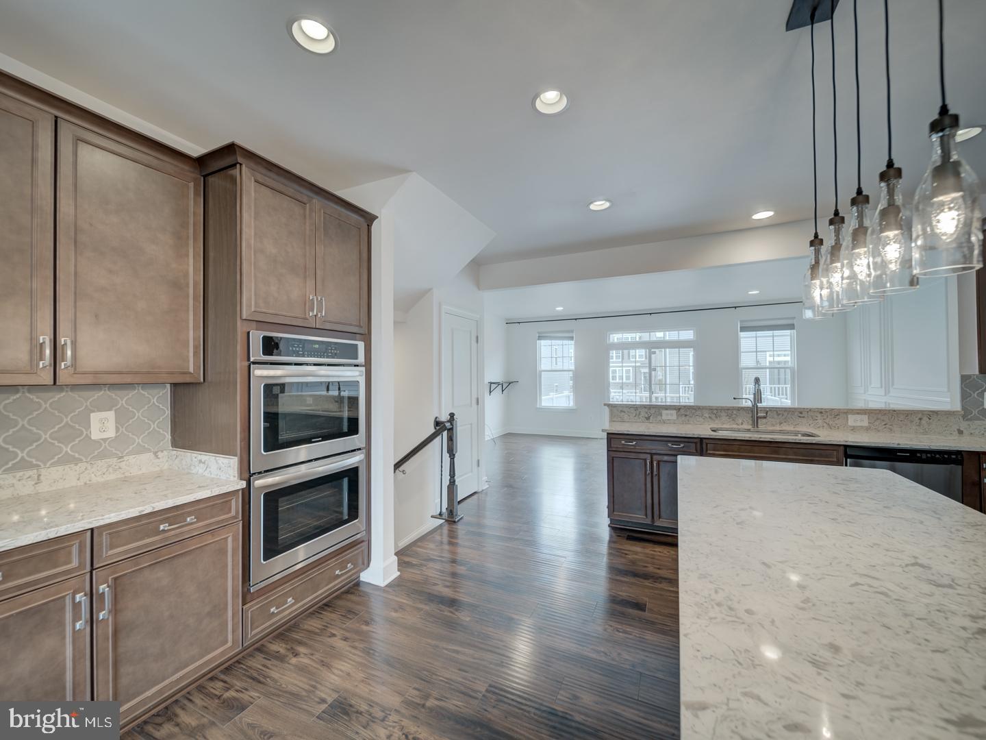 BRADLEY SQUARE - Residential