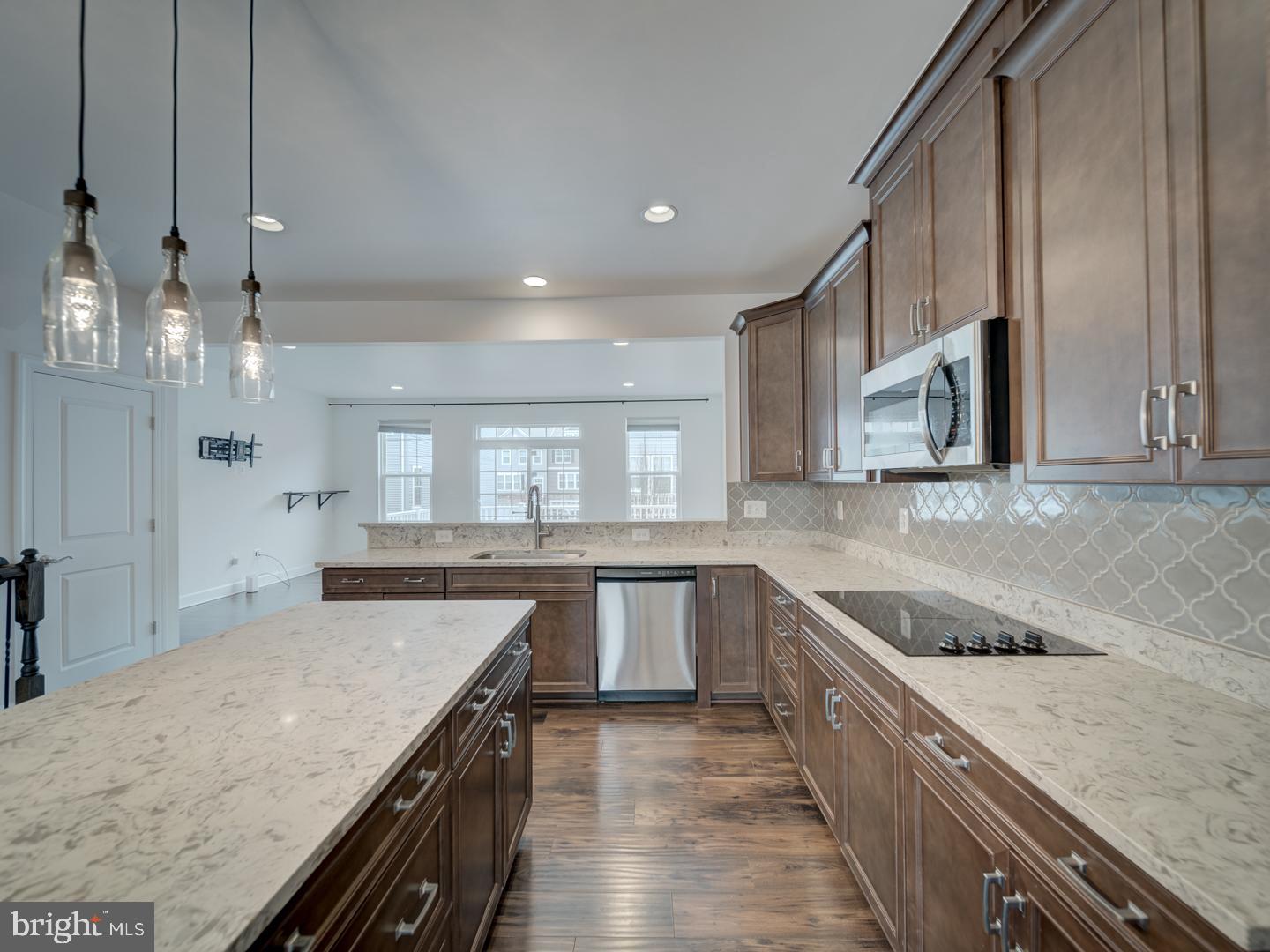 BRADLEY SQUARE - Residential