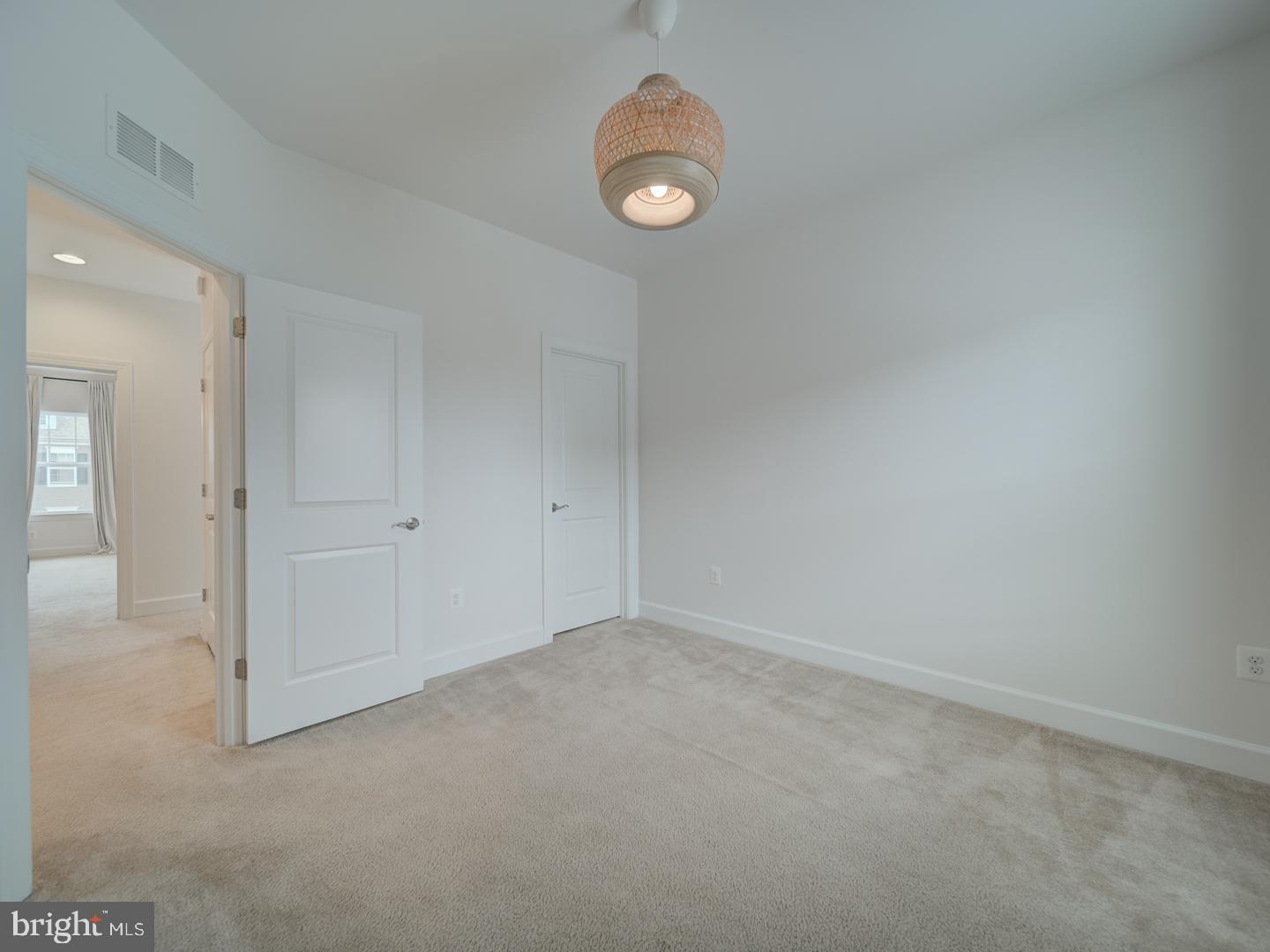 BRADLEY SQUARE - Residential