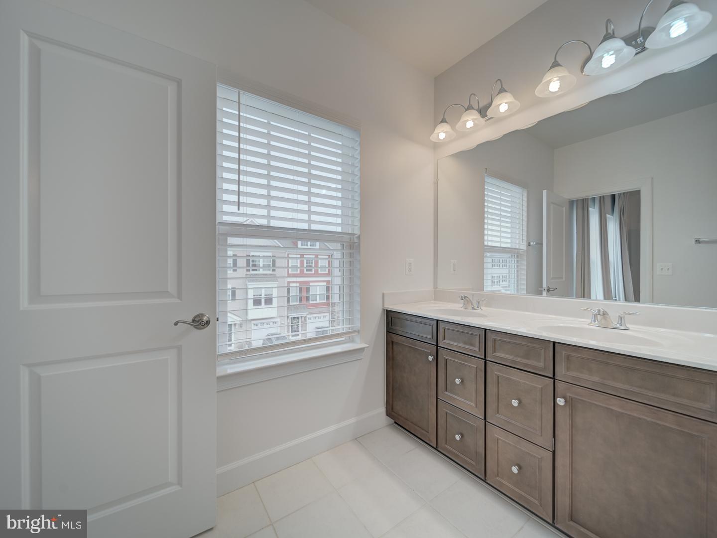 BRADLEY SQUARE - Residential