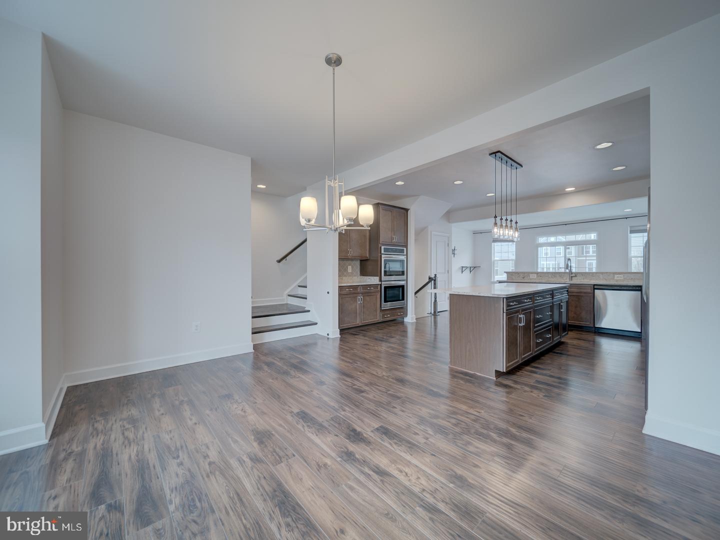 BRADLEY SQUARE - Residential