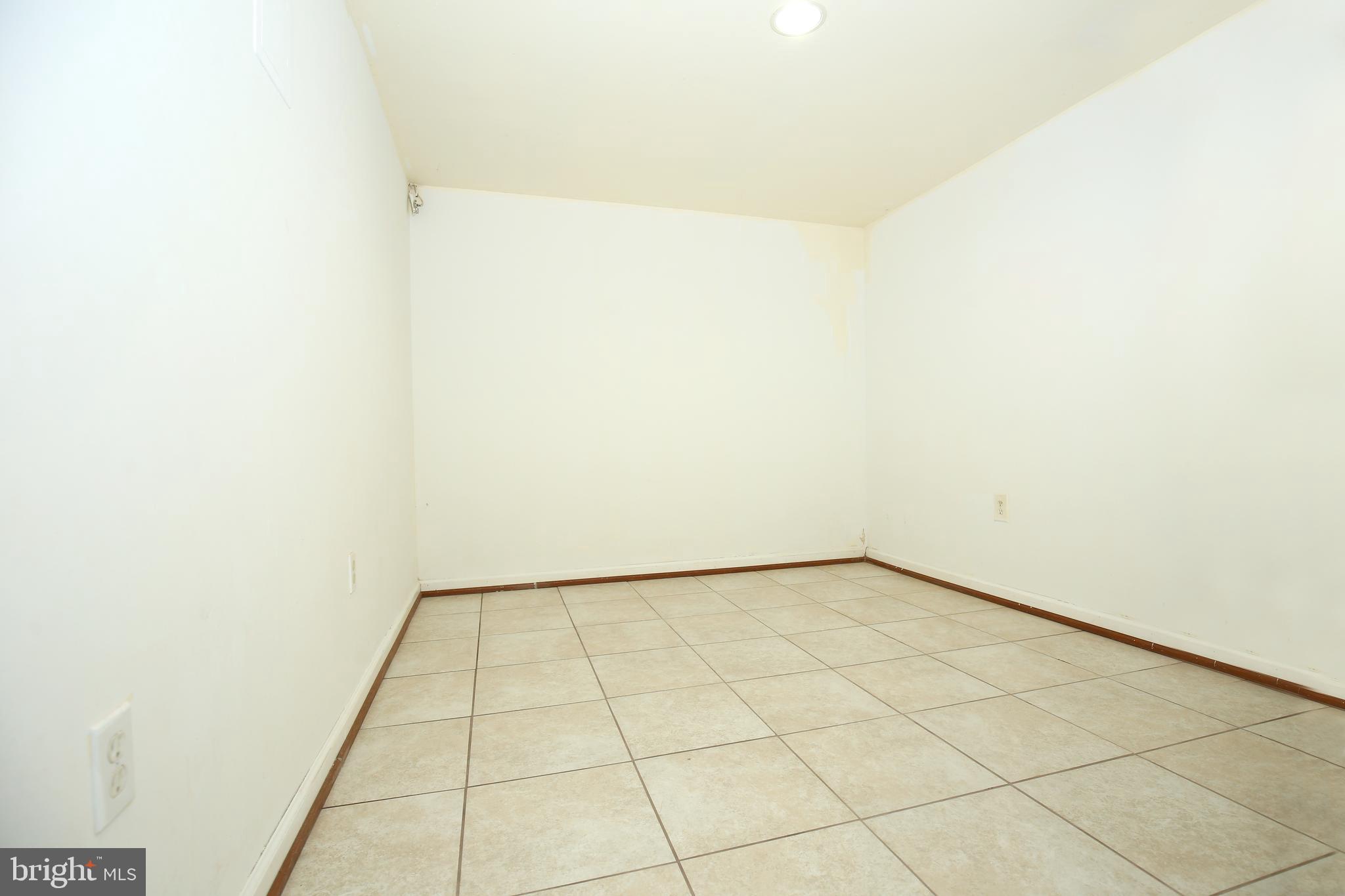 GLENMONT HEIGHTS - Residential Lease