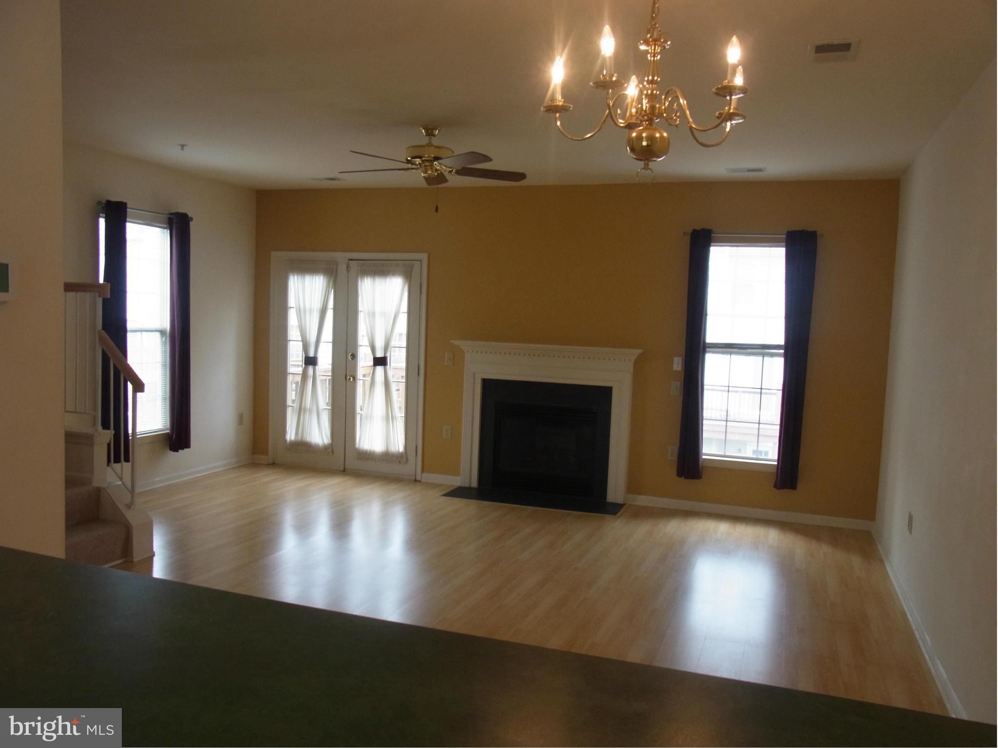 NANTUCKET MEWS @ CROFTON - Residential