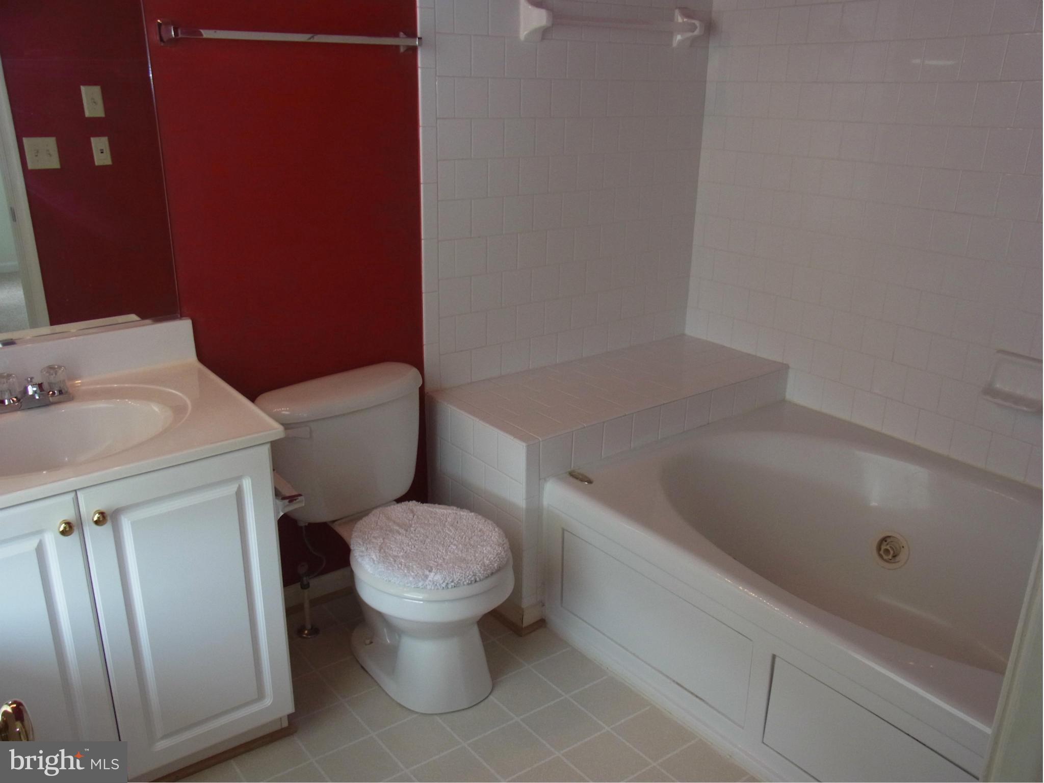 NANTUCKET MEWS @ CROFTON - Residential