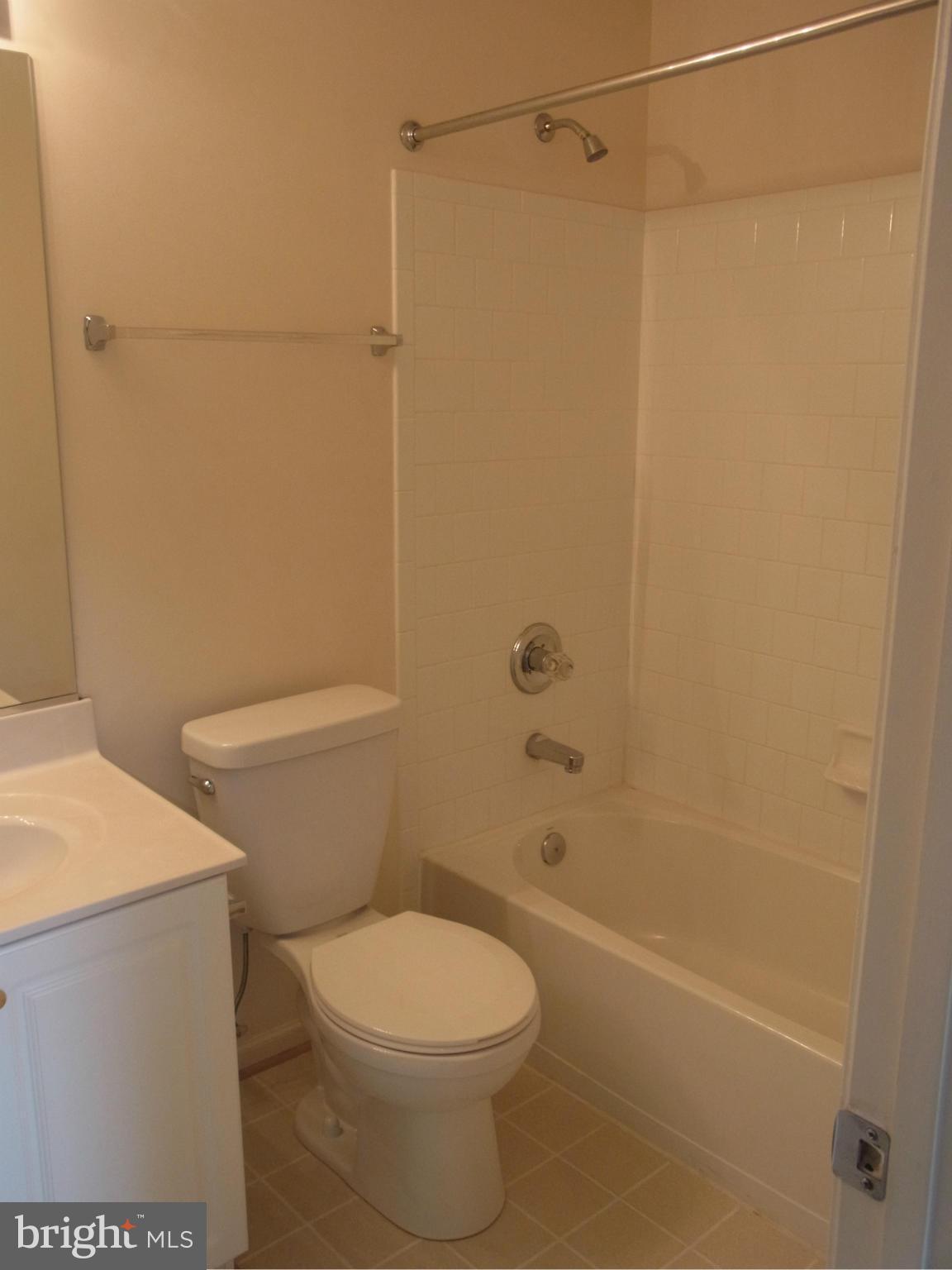 NANTUCKET MEWS @ CROFTON - Residential