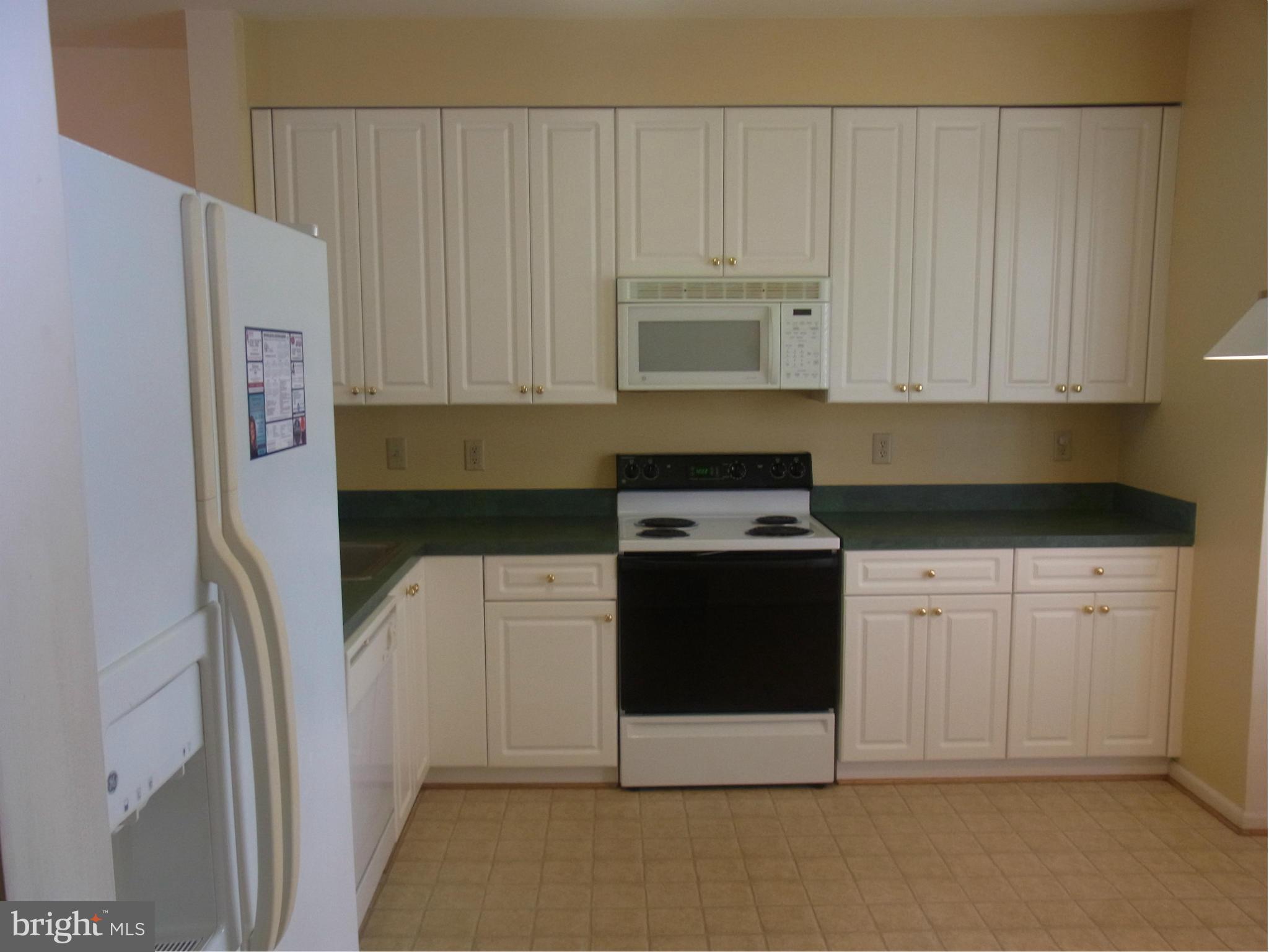 NANTUCKET MEWS @ CROFTON - Residential