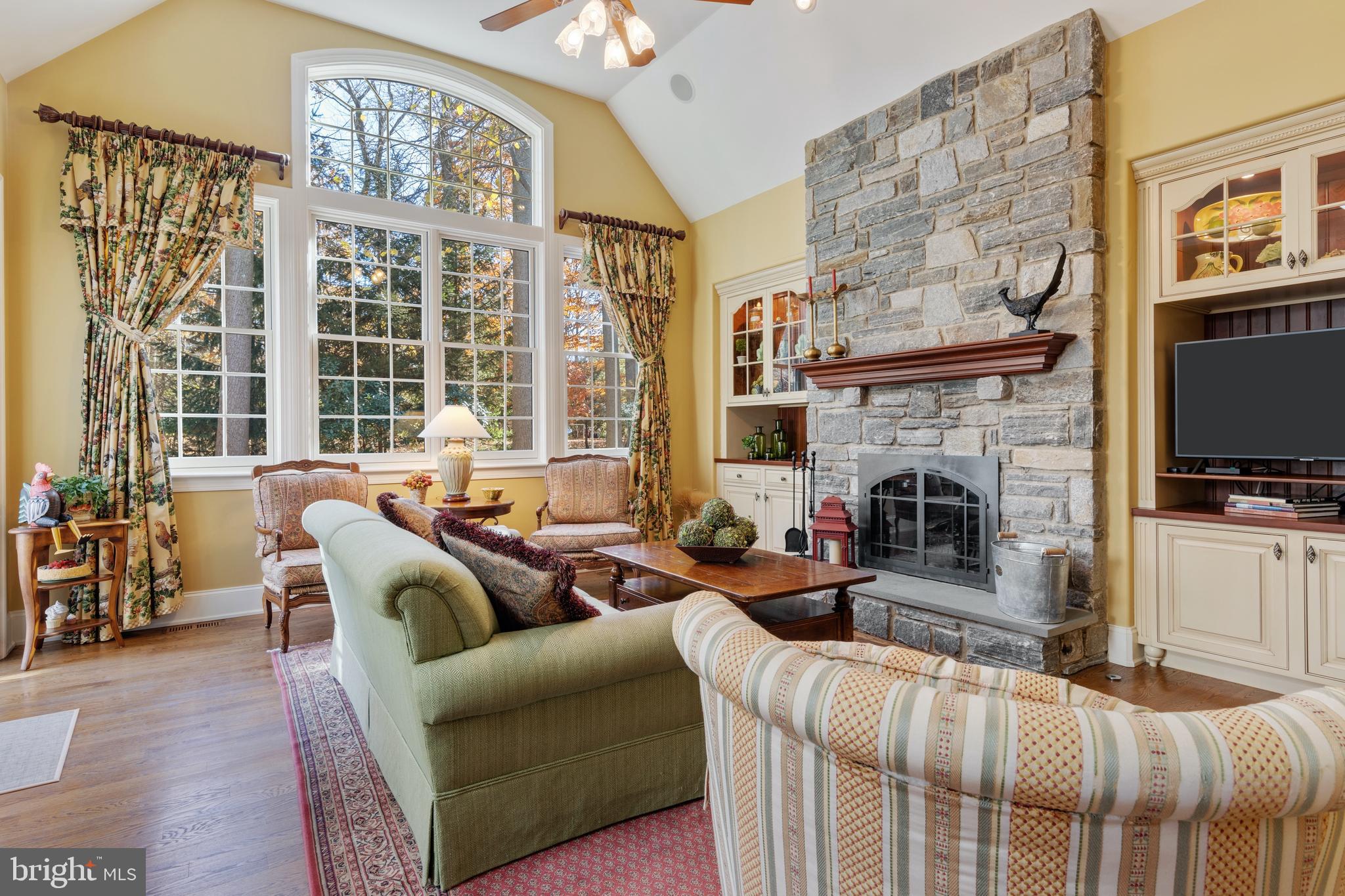 RADCLIFF MANOR - Residential