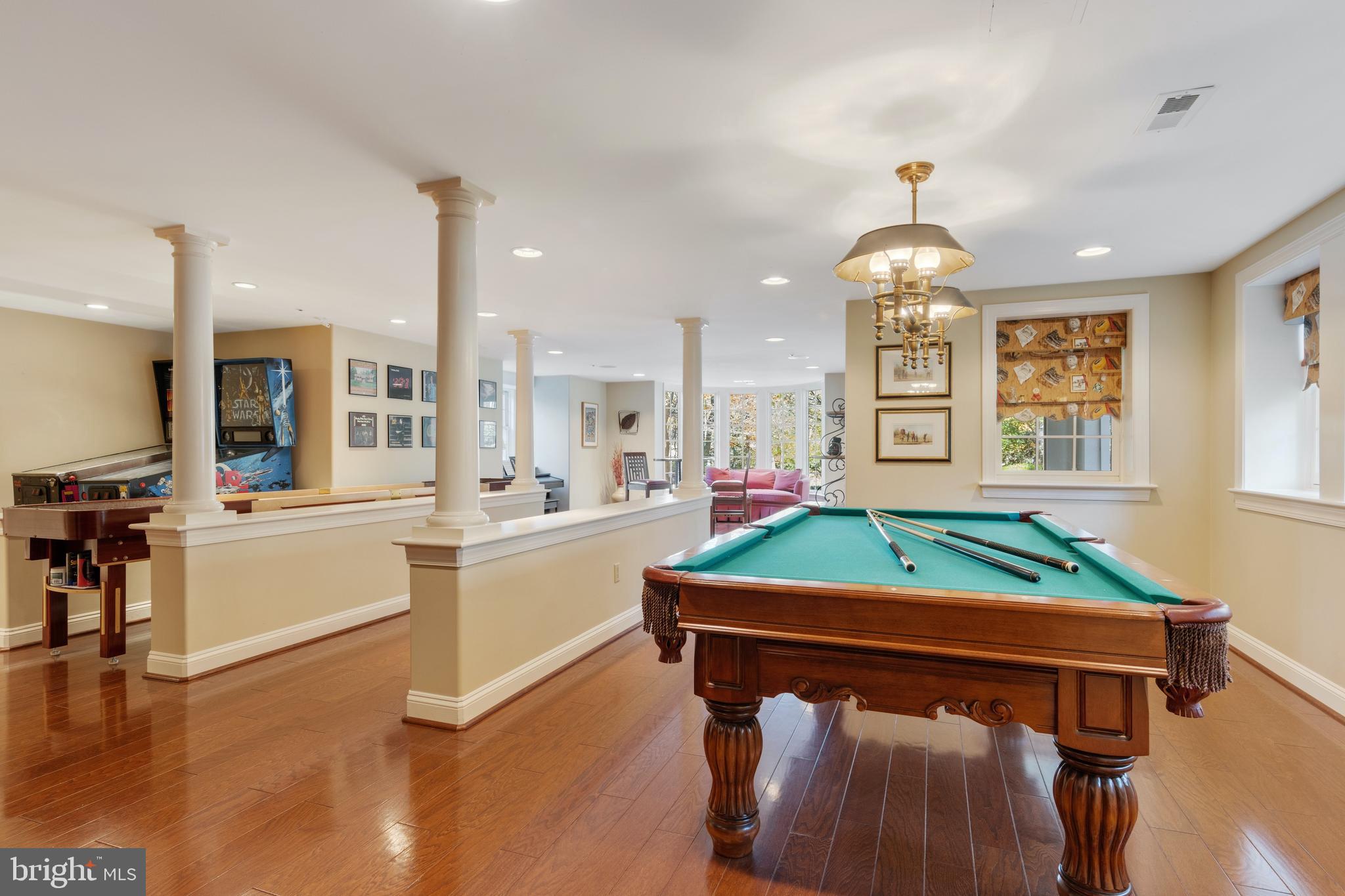 RADCLIFF MANOR - Residential