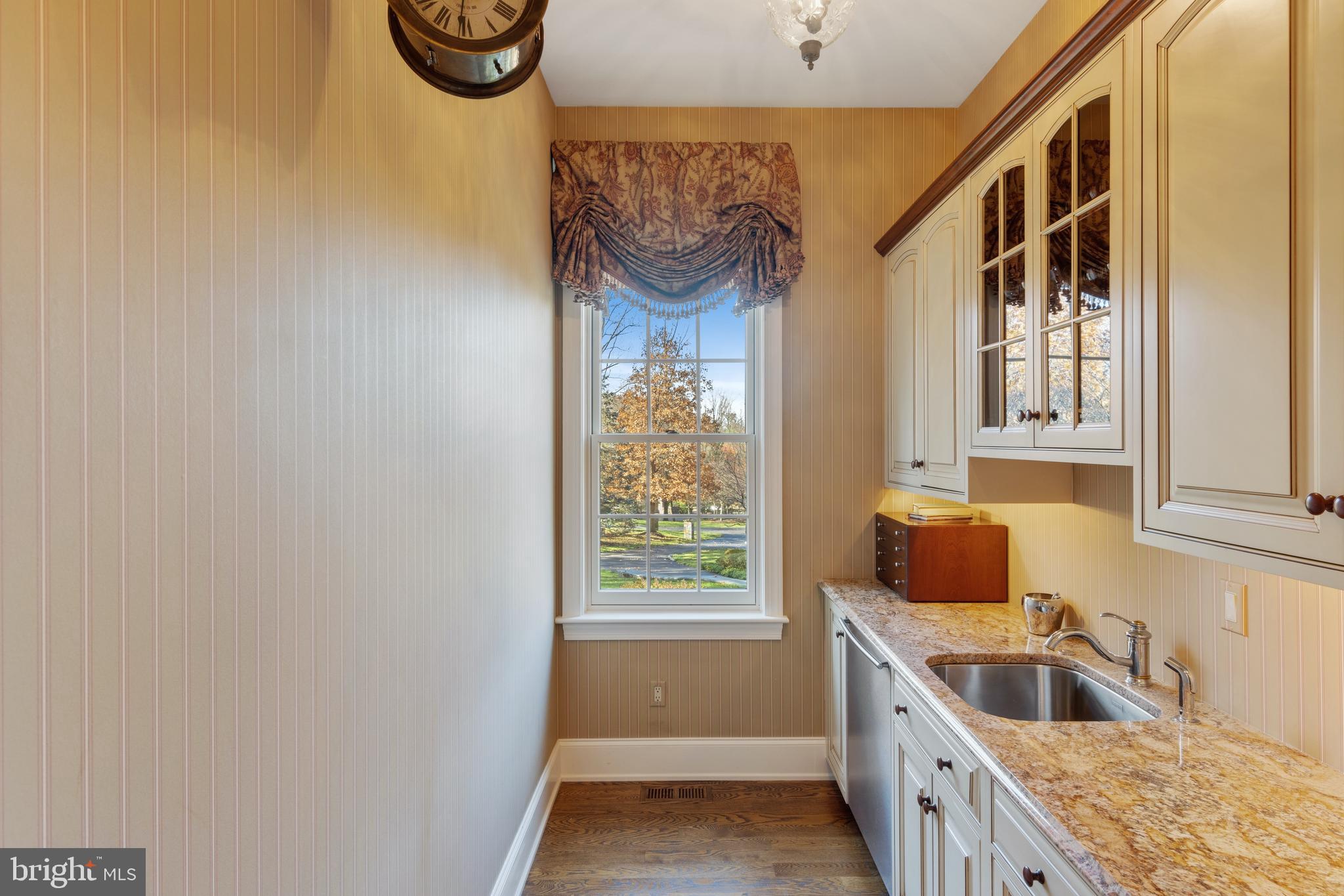 RADCLIFF MANOR - Residential