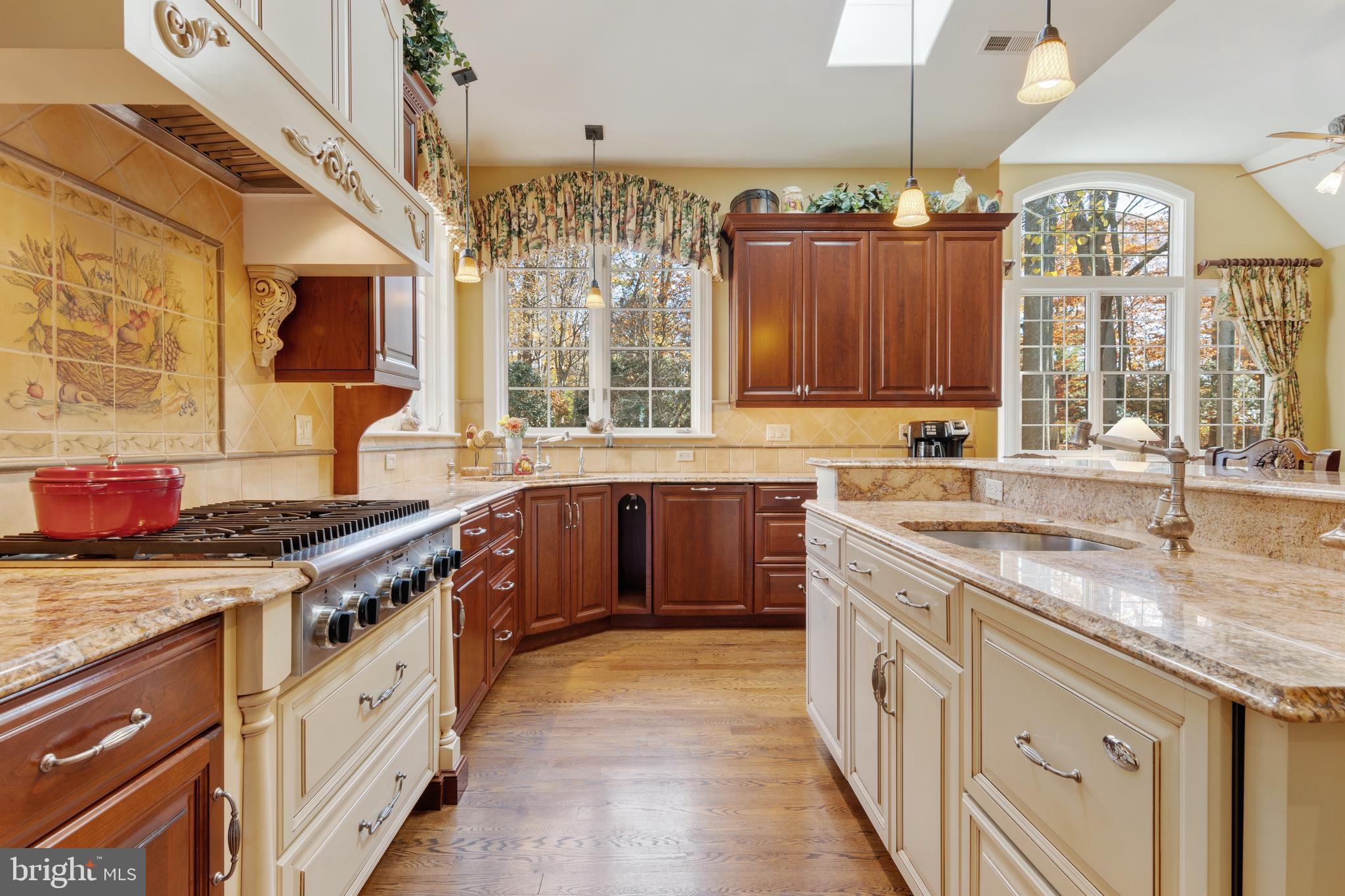 RADCLIFF MANOR - Residential