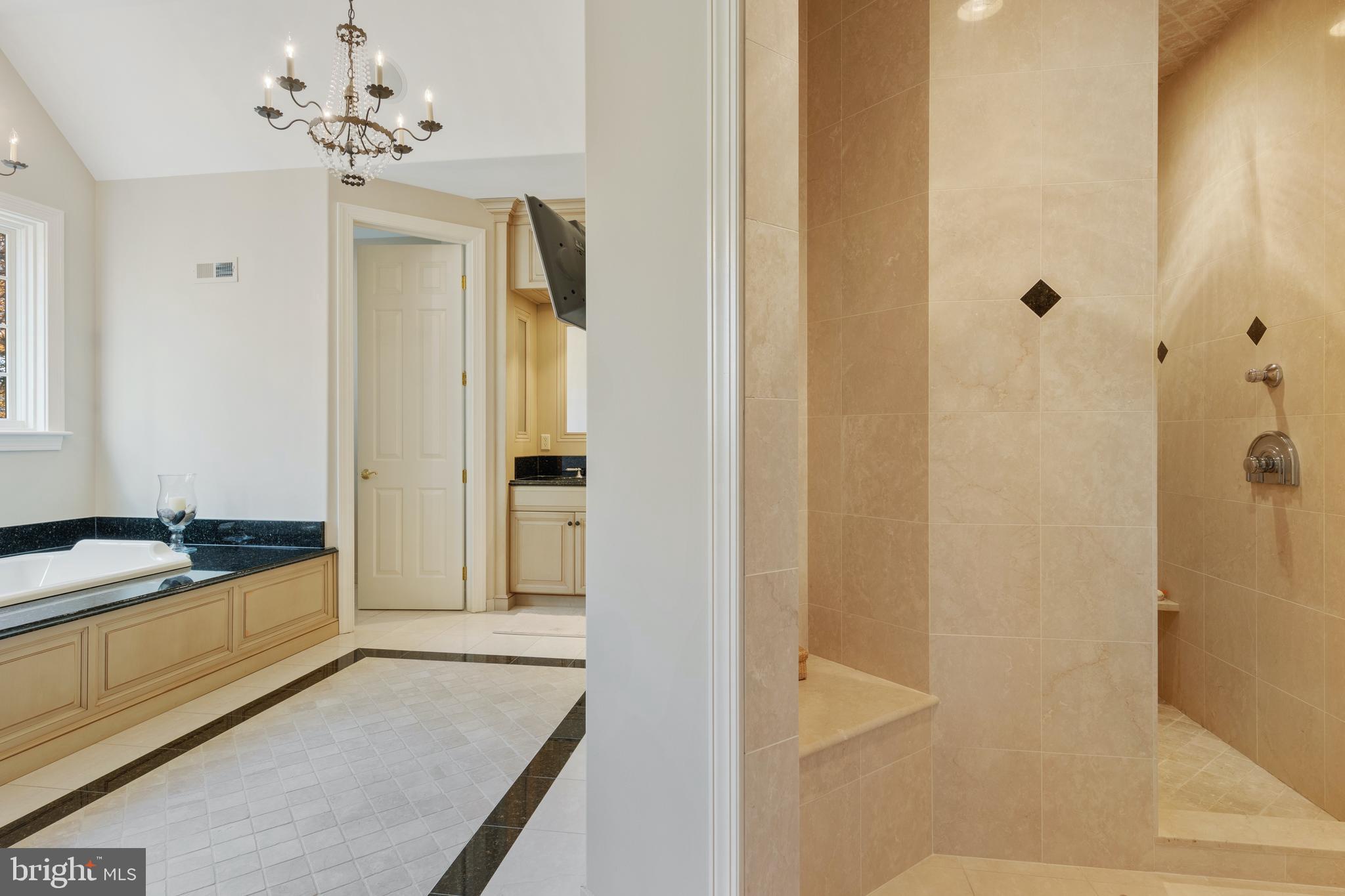 RADCLIFF MANOR - Residential