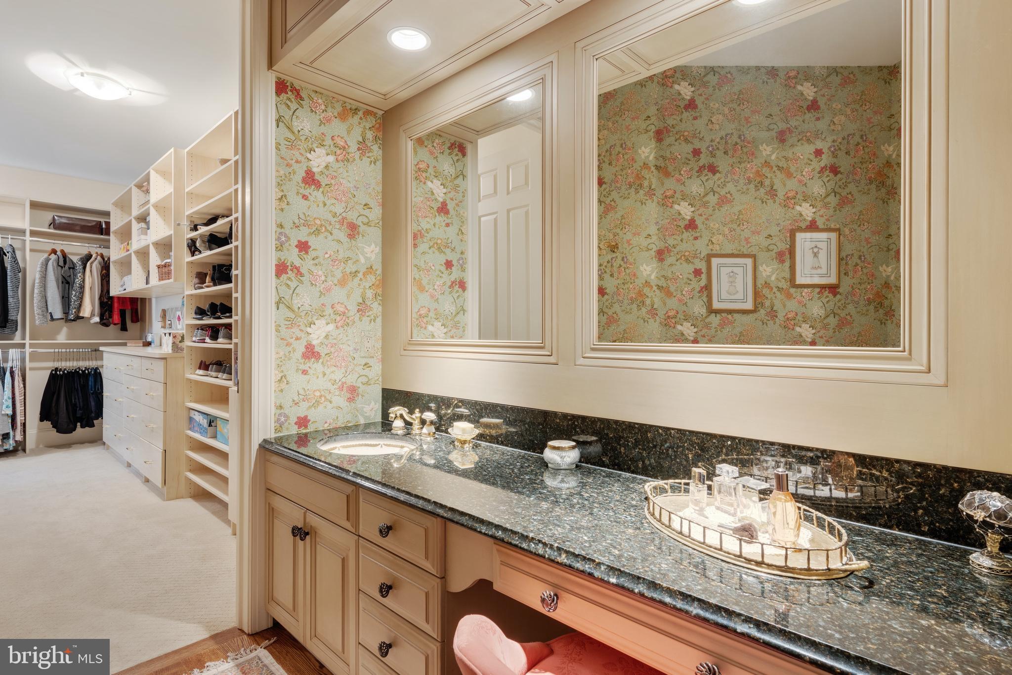 RADCLIFF MANOR - Residential