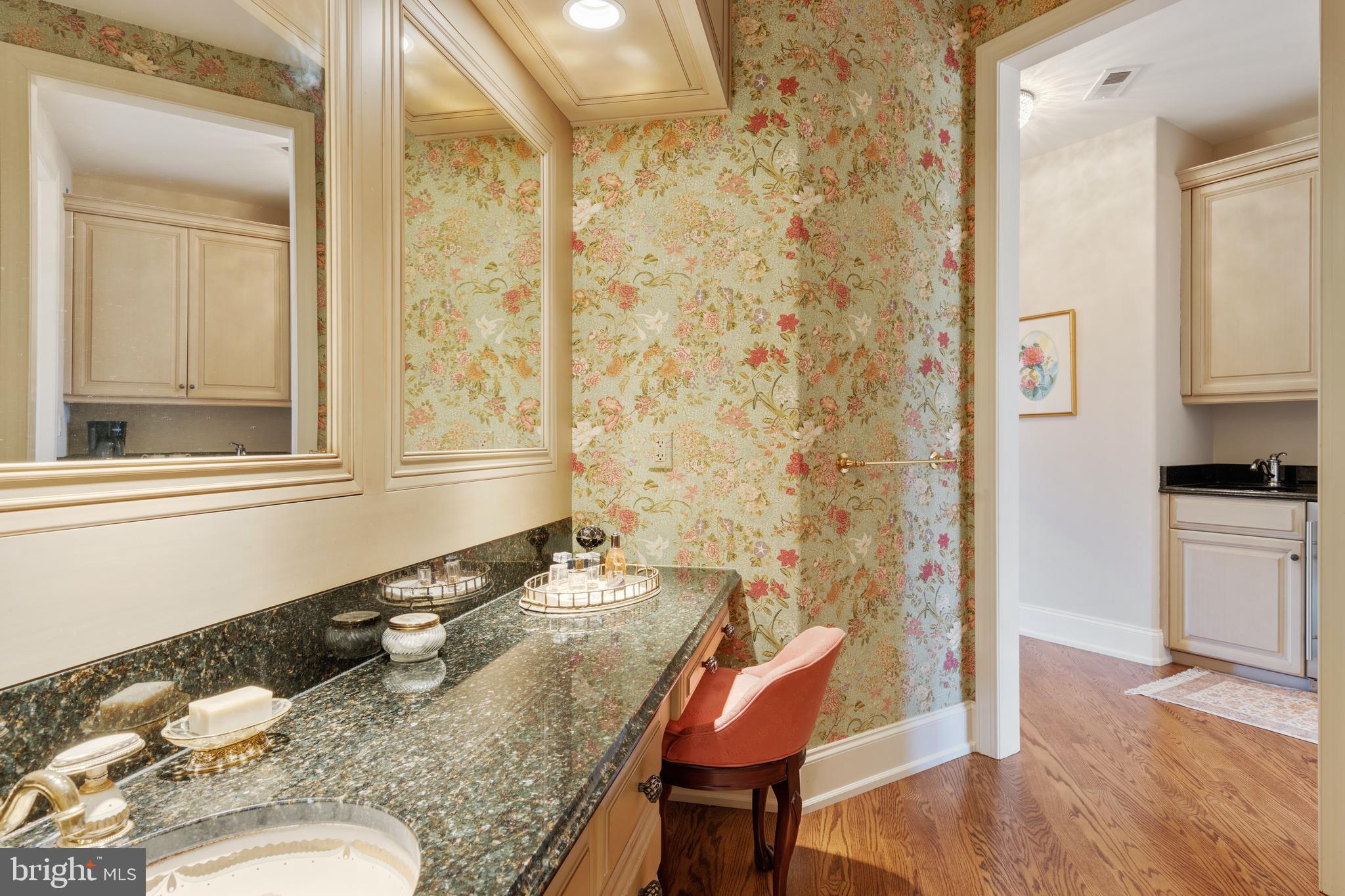 RADCLIFF MANOR - Residential