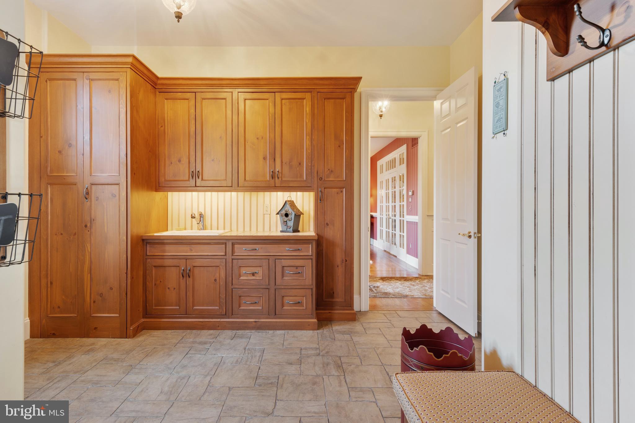 RADCLIFF MANOR - Residential